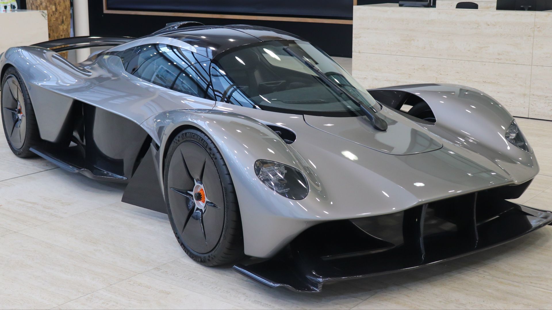 File:2019 Aston Martin Valkyrie AMR Pro 6.5 Front.jpg
