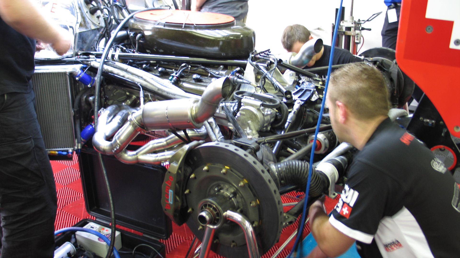 File:Aston Martin V12 Speedy Sebah.jpg