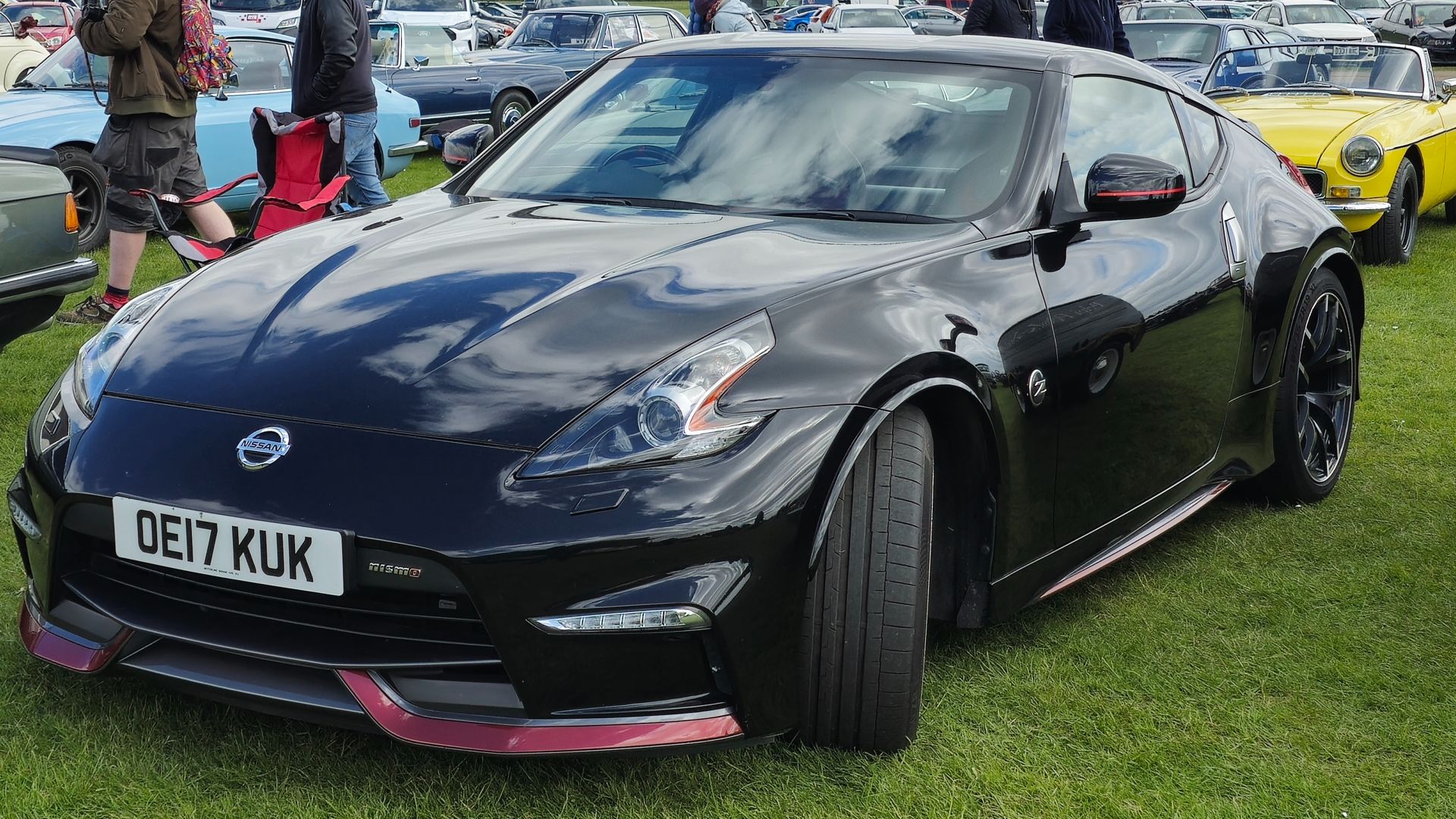 File:2017 Nissan 370Z Nismo.jpg