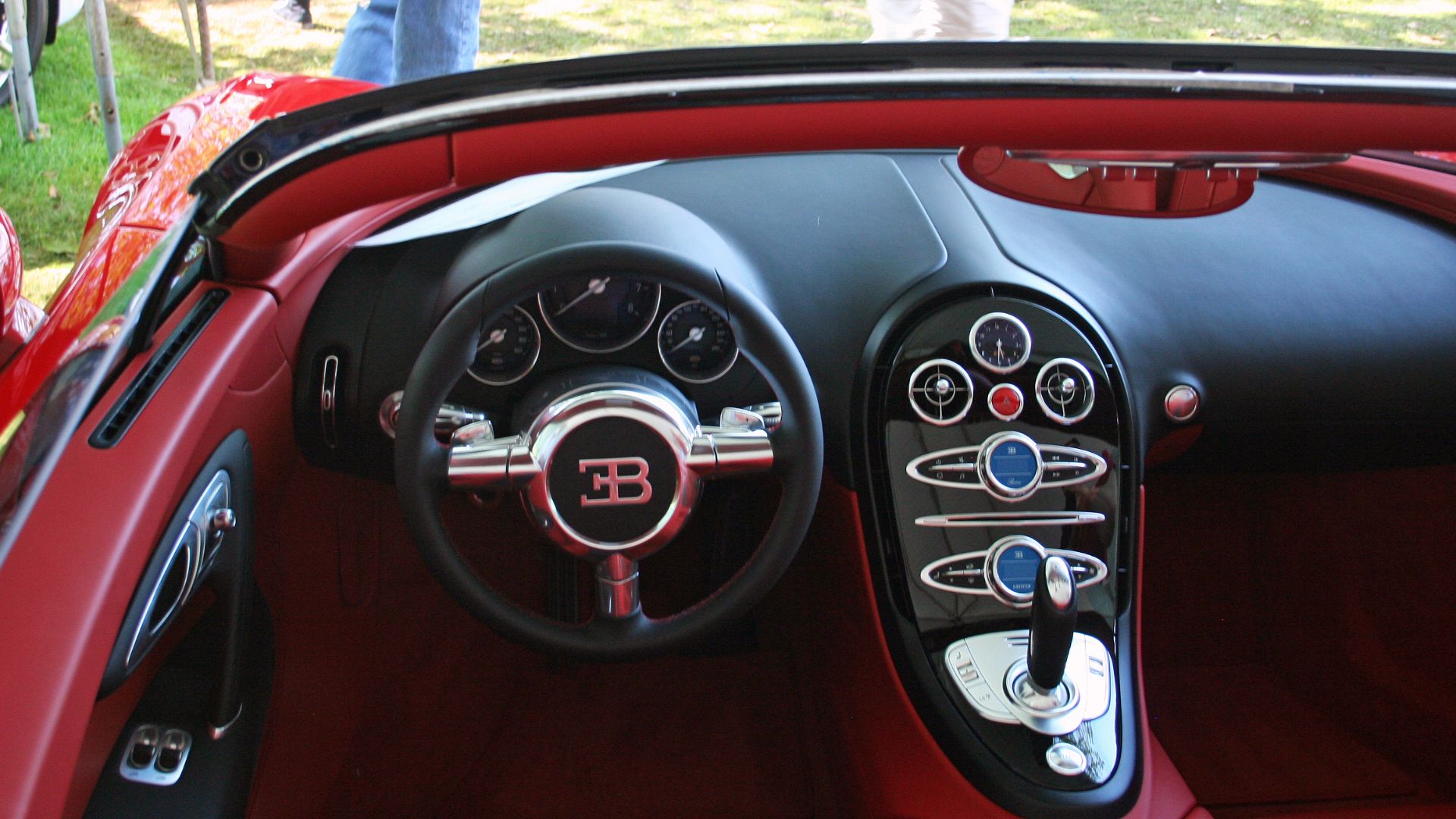 File:2012 Bugatti Veyron G.S. interior.jpg