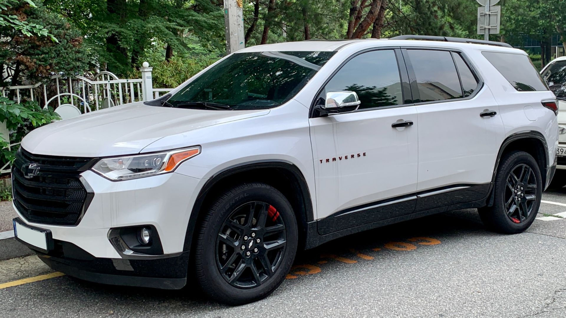 File:0 Chevrolet Traverse (C1XX) 3.jpg