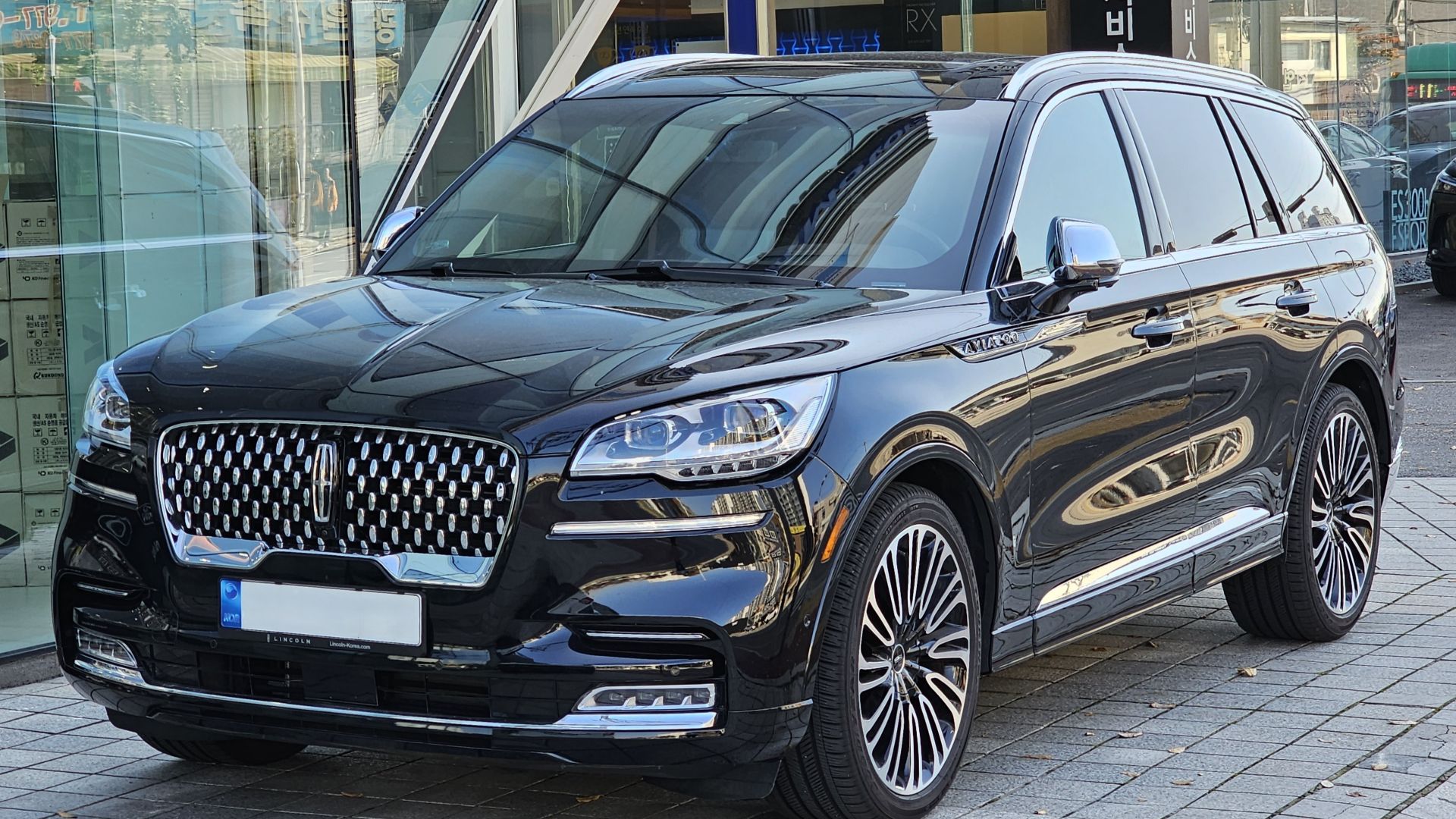 File:Lincoln Aviator Black Label U611 Infinite Black Metallic (3).jpg