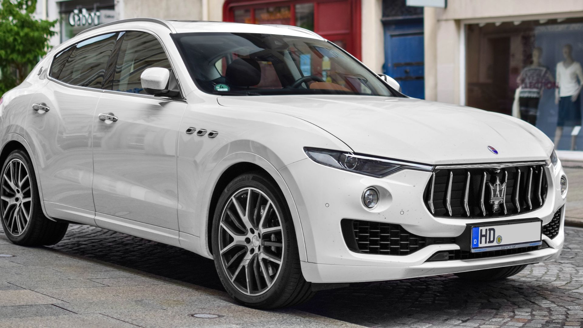 File:Maserati Levante S (01).jpg