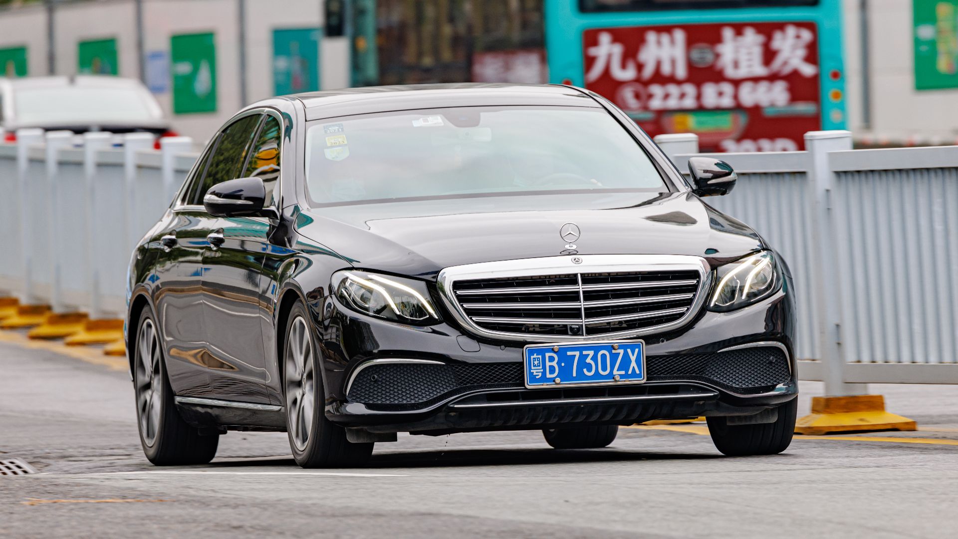 File:MERCEDES-BENZ E CLASS LWB (V213) China (13).jpg
