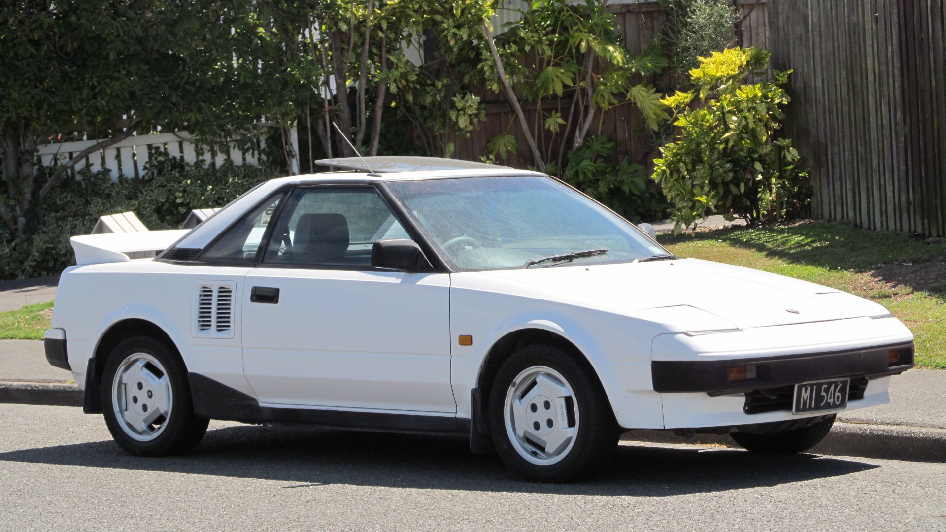 File:1985 Toyota MR2 (9350733676).jpg