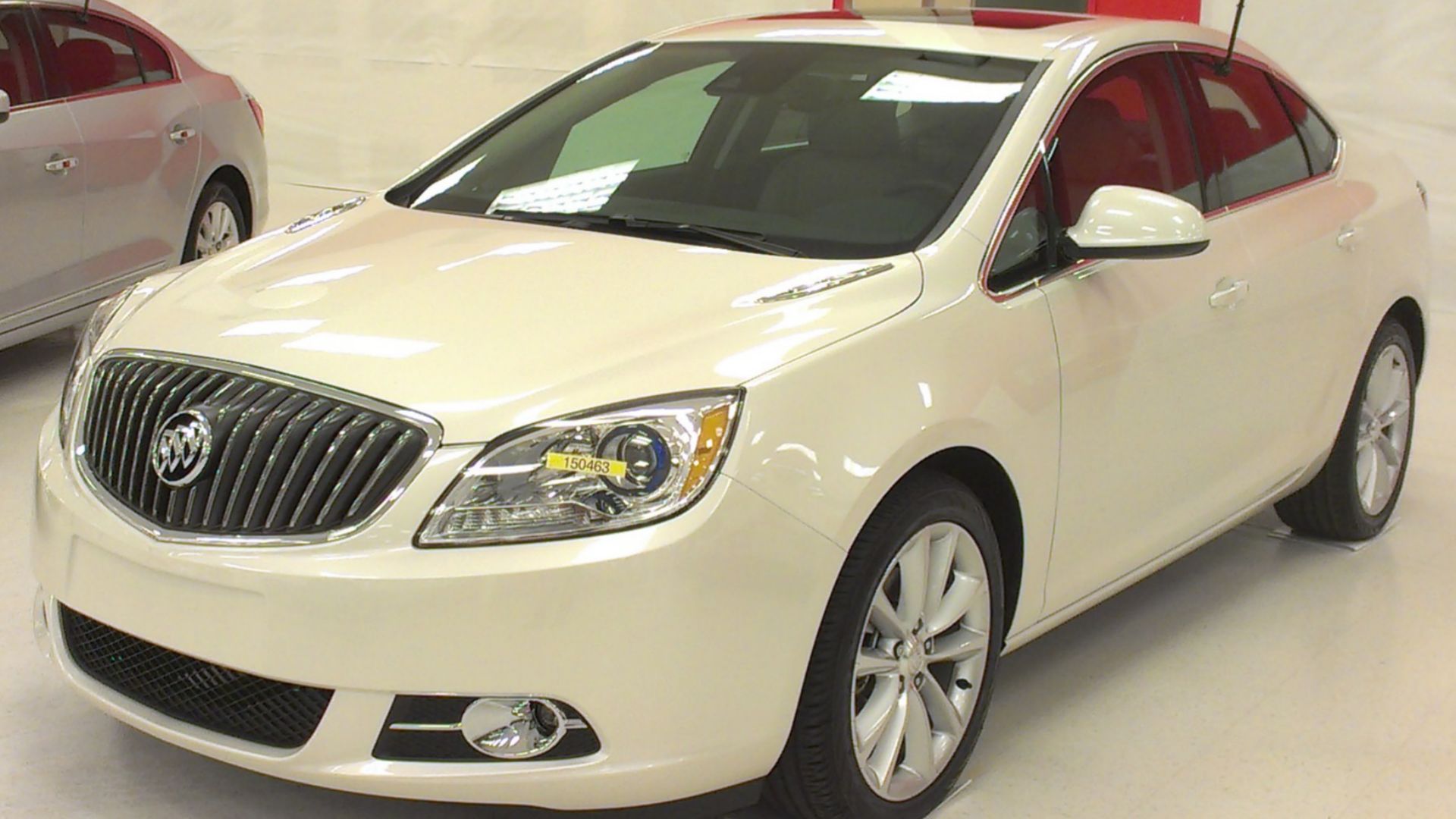 File:'16 Buick Verano (Carrefour Angrignon).jpg