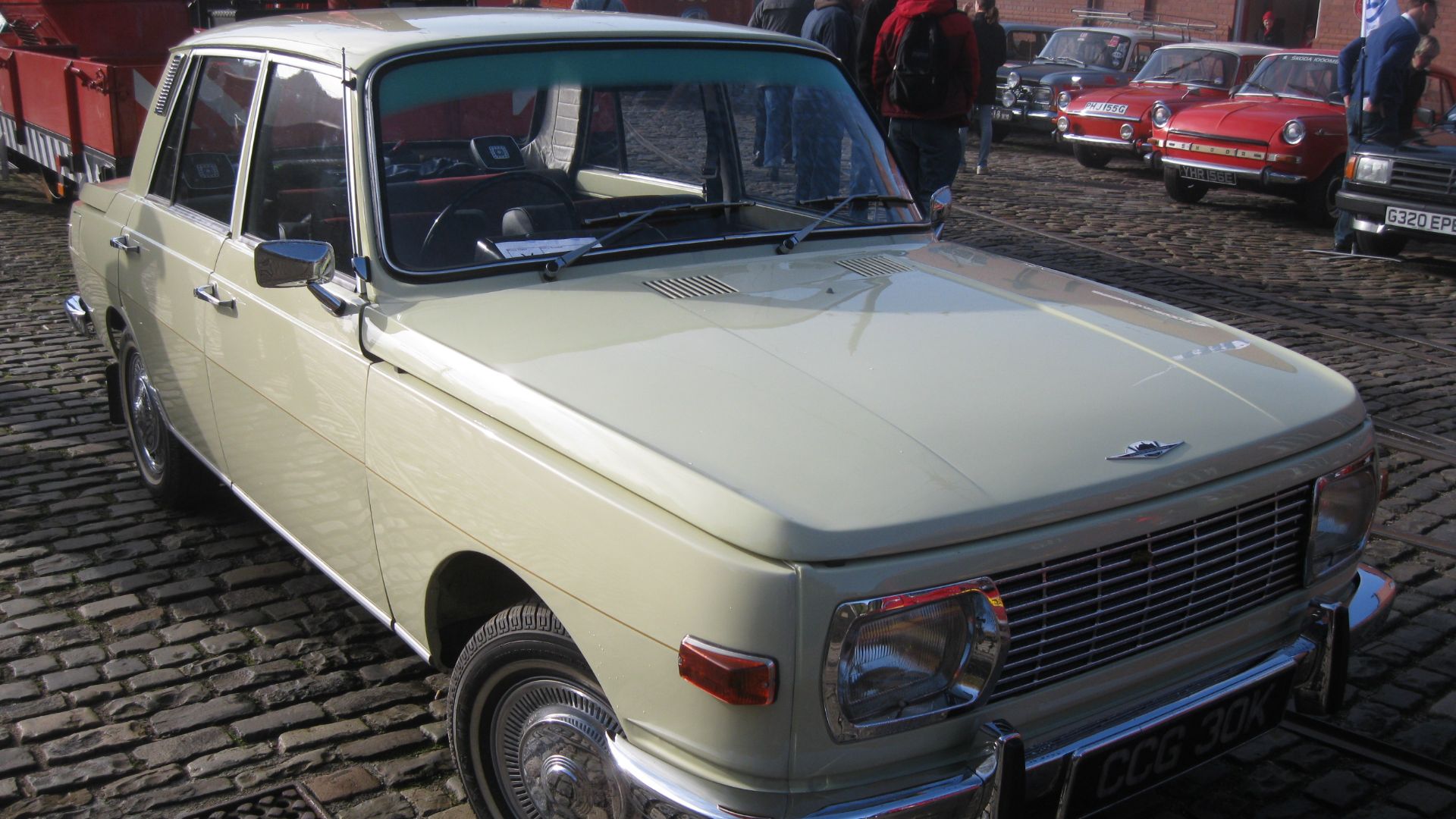 File:Wartburg 353 Knight (8122639494).jpg