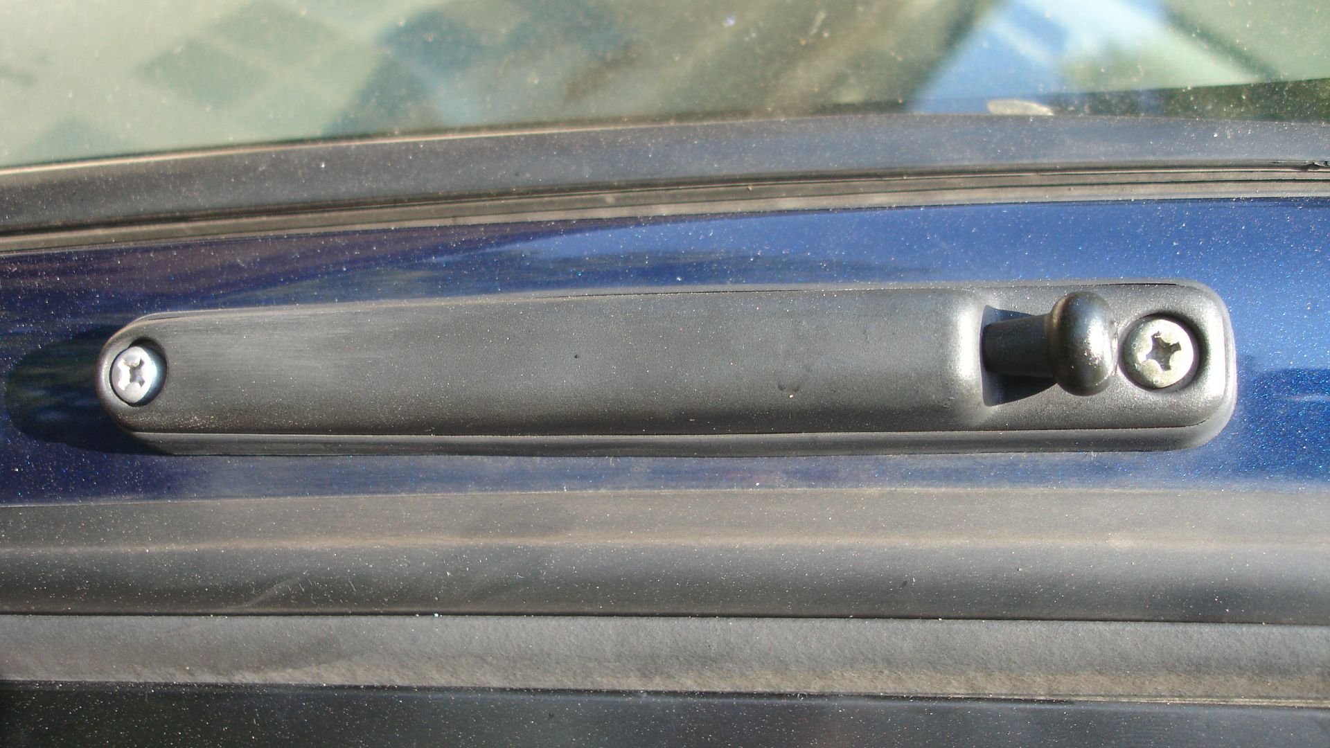 File:Car radio antenna compacted.jpeg