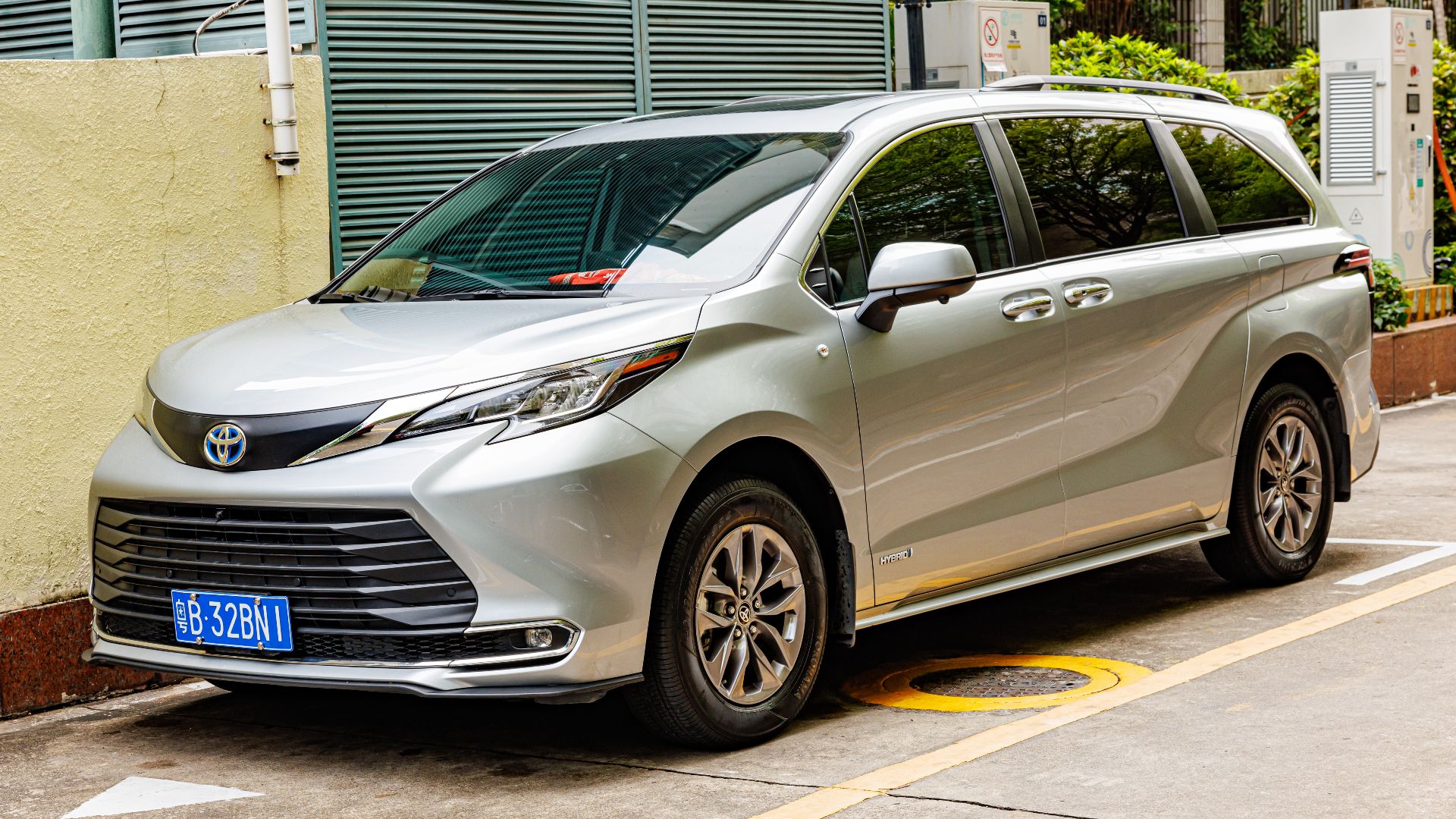 File:TOYOTA SIENNA (XL40) China (20).jpg