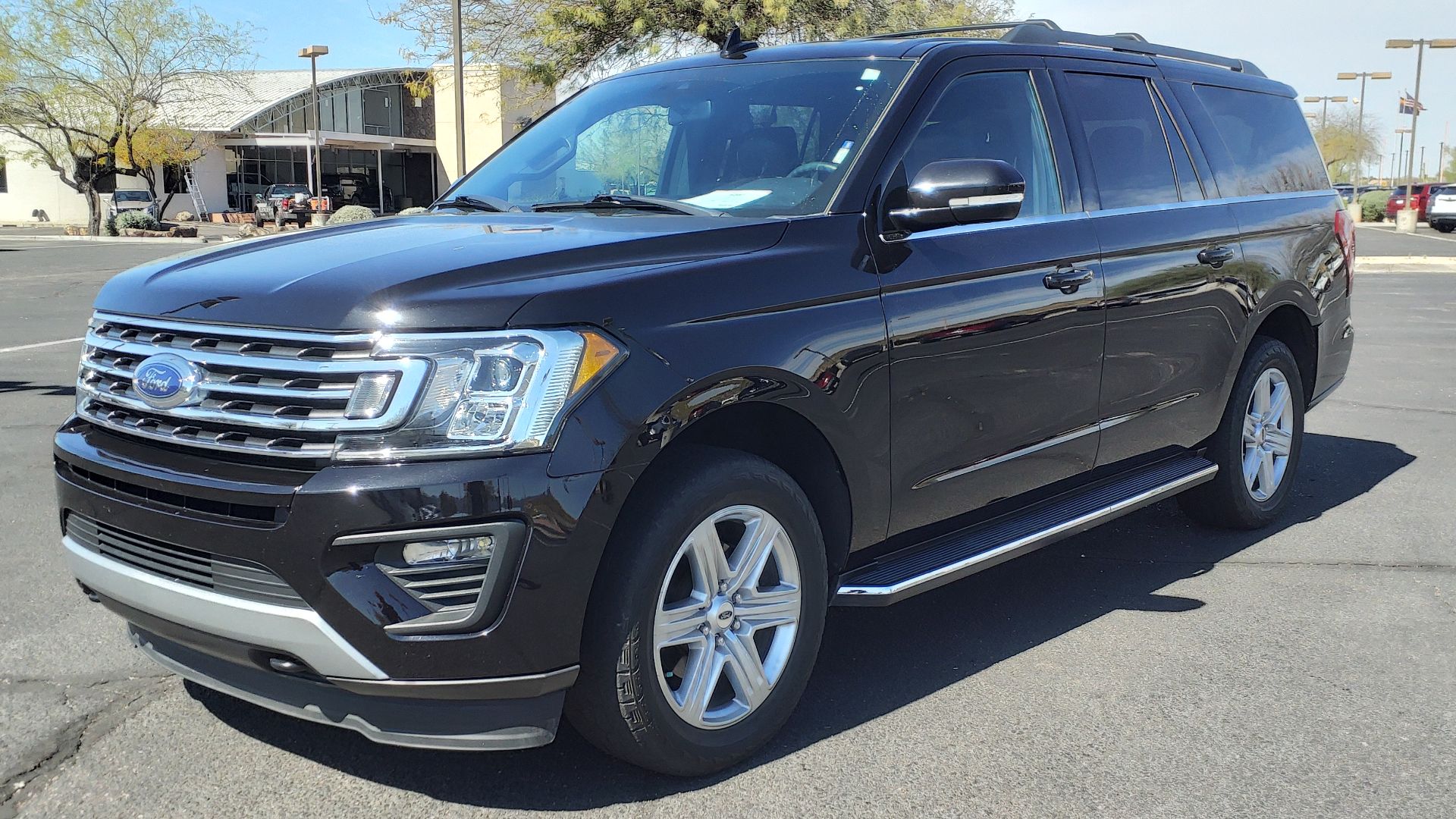 File:19 Ford Expedition Max XLT.jpg