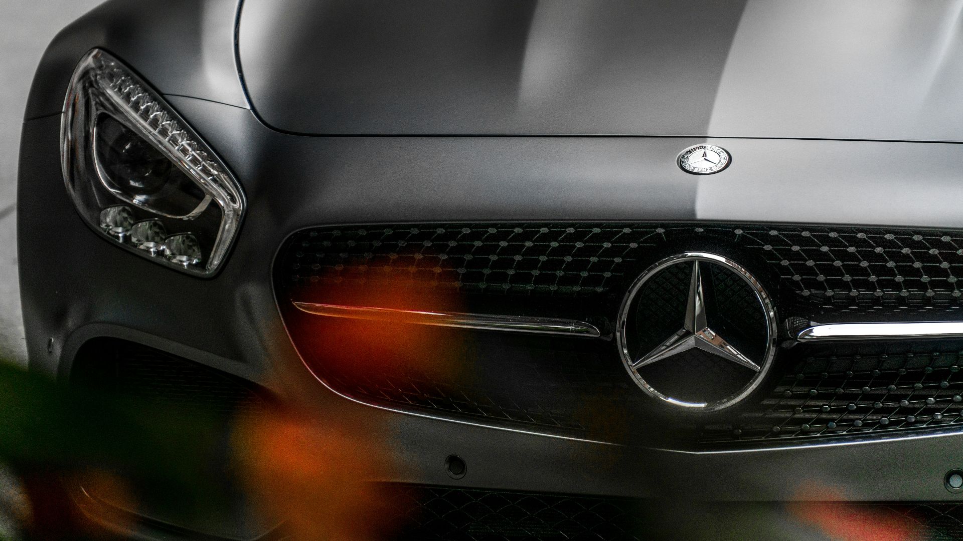 close up photo of Mercedez-Benz vehicle
