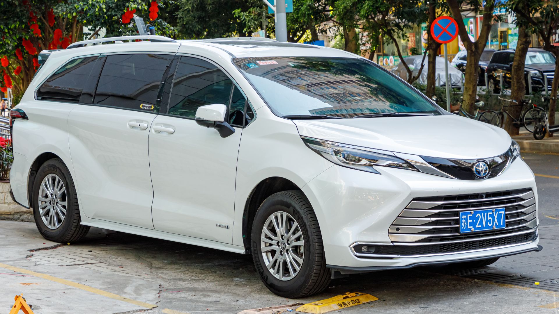 File:TOYOTA SIENNA (XL40) China (29).jpg