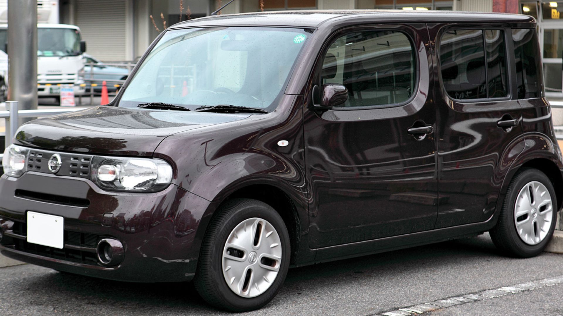 File:Nissan Cube Z12 001.JPG