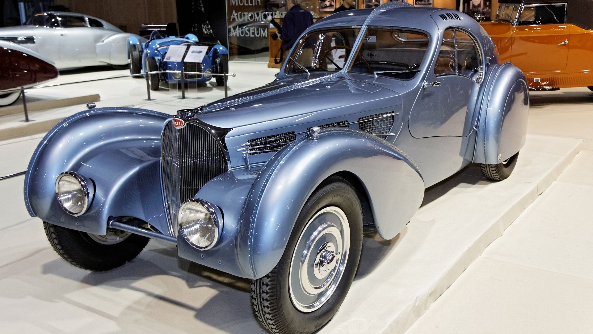 File:Paris - Retromobile 2012 - Bugatti type 57SC Atlantic - 1936 - 001.jpg