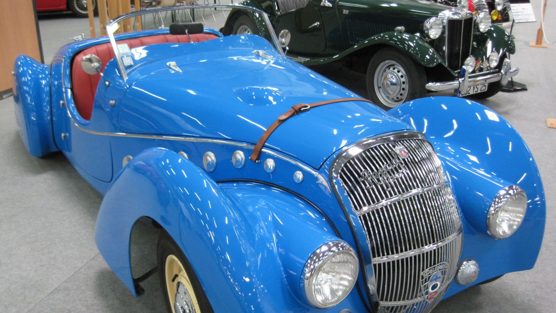 File:Peugeot 402 Darl'mat 02.jpg