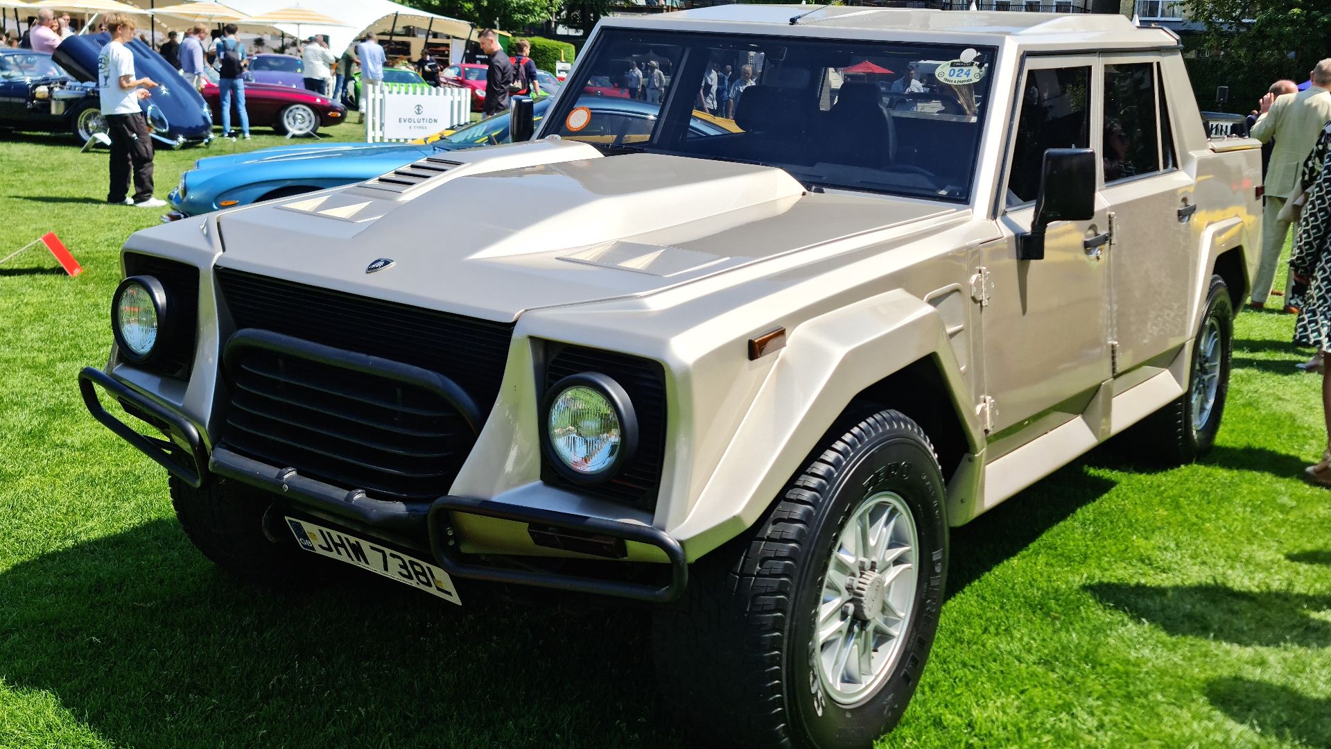 File:1991 Lamborghini LM002 LC23.jpg
