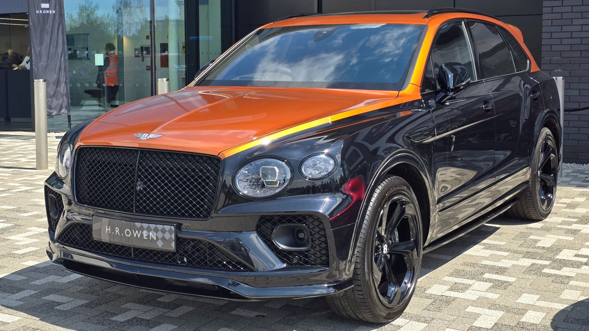 File:Bentley Bentayga 2.jpg