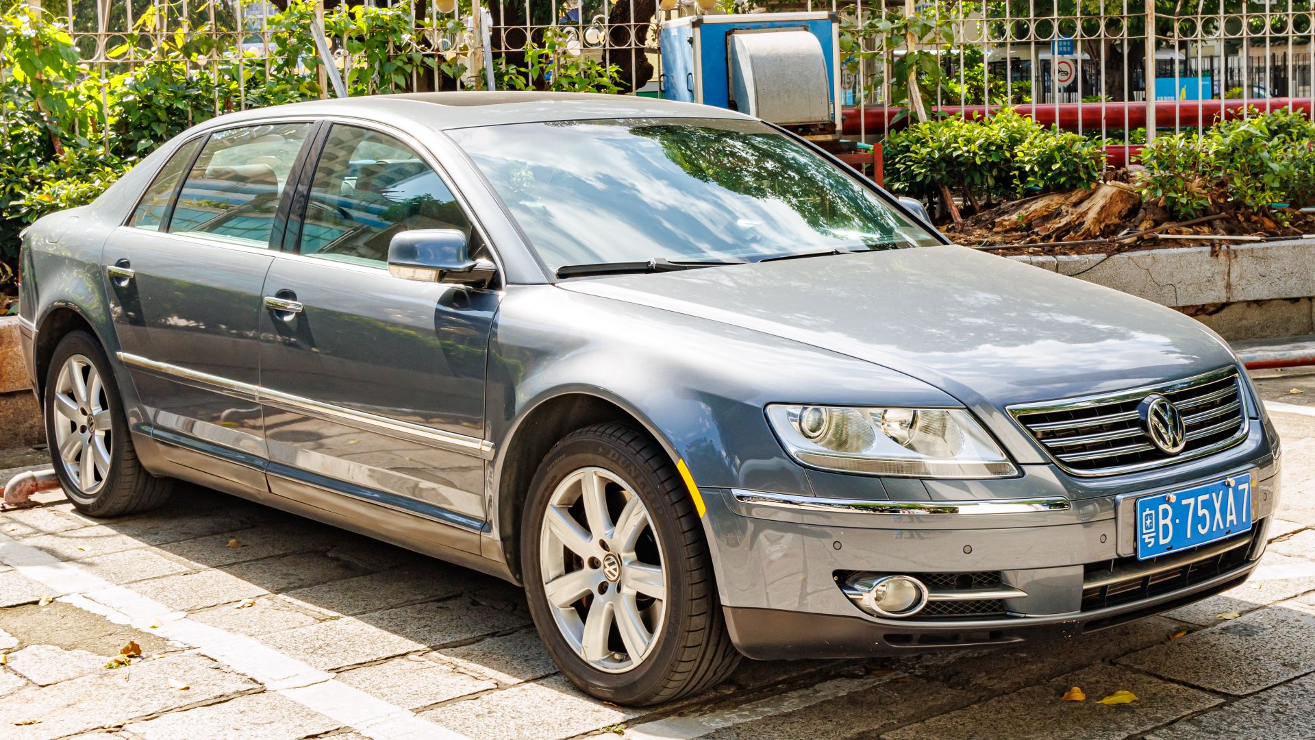 File:VOLKSWAGEN PHAETON (GP3) China (10).jpg