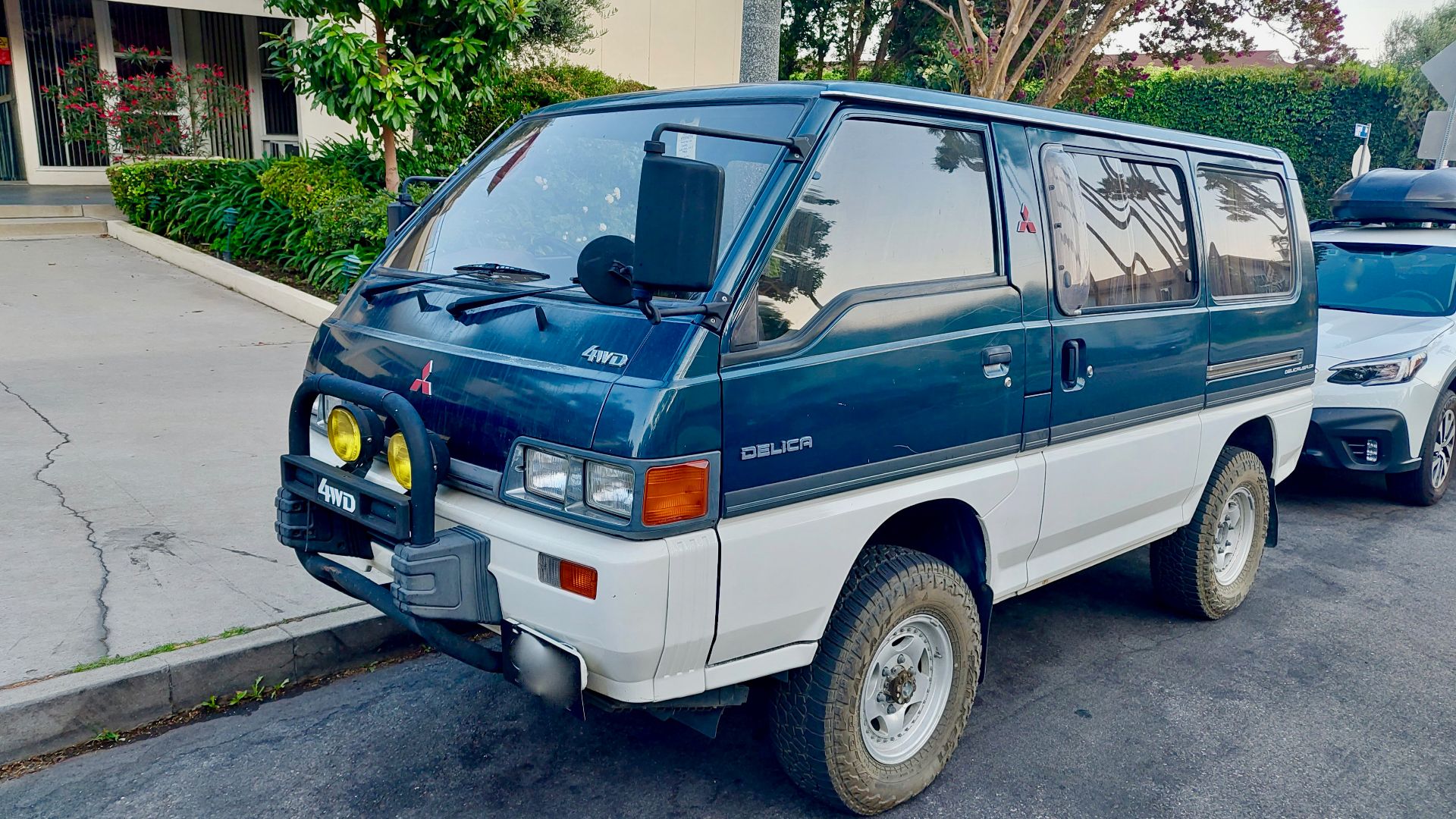 File:1990 Mitsubishi Delica Star Wagon 2.5l Turbo Diesel 4WD JDM US Grey market vehicle.jpg