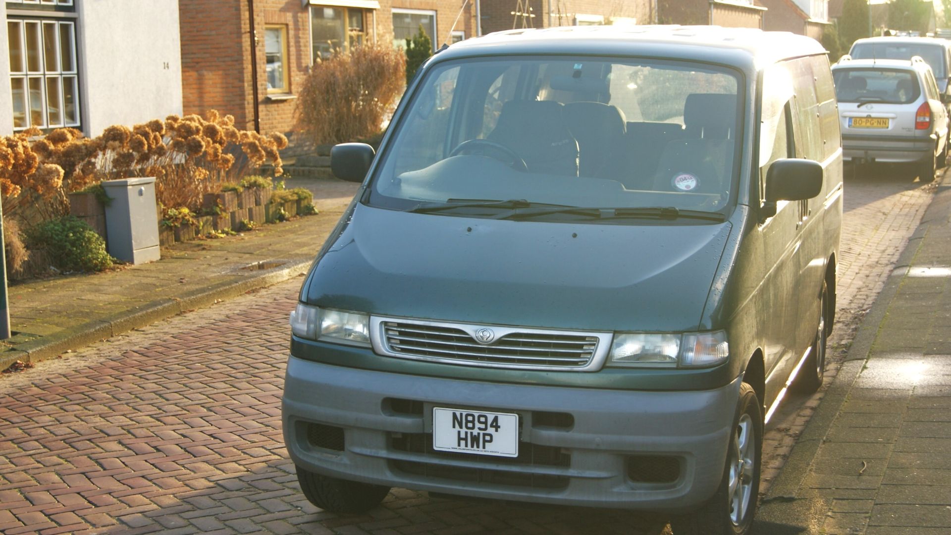 File:1995 Mazda Bongo Friendee (11712582193).jpg