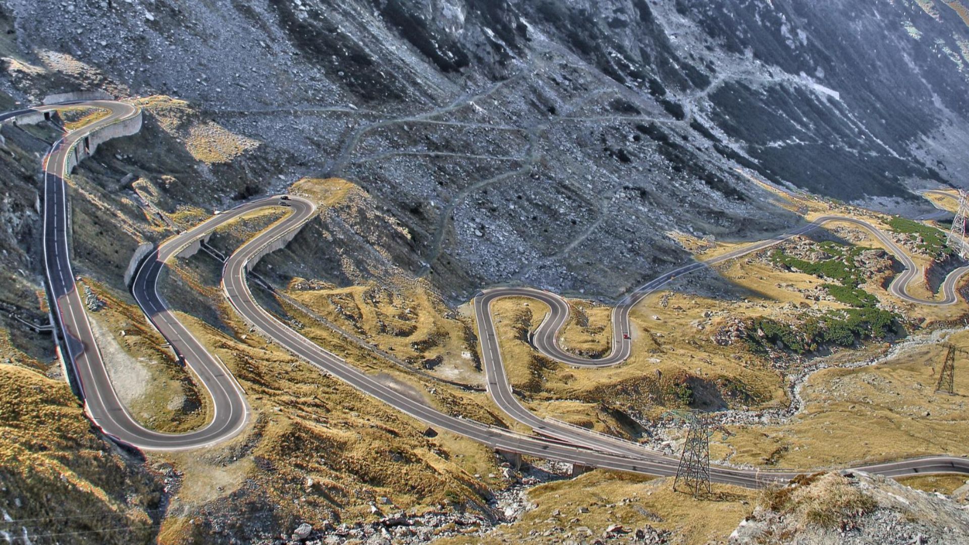 File:Transfăgărășan Highway (From the top) (8127894543).jpg