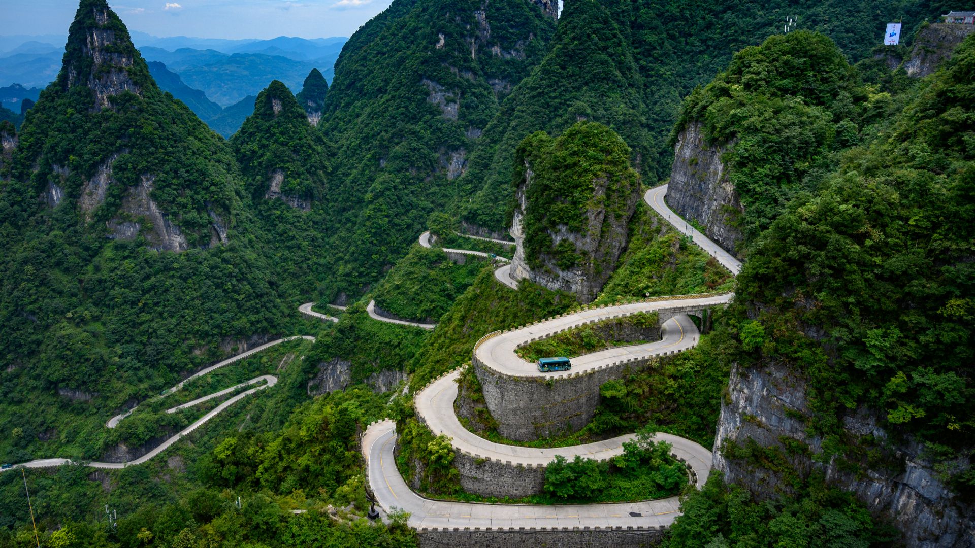 File:Tianmen Mountain 38183-Zhangjiajie (48757755237).jpg