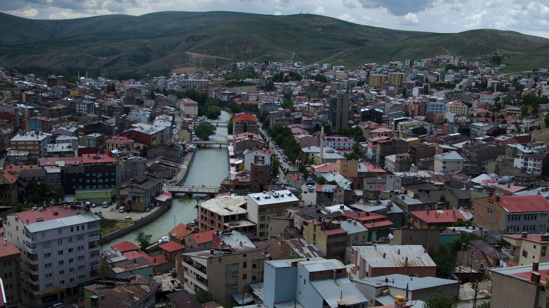File:View from Bayburt Castle.jpg