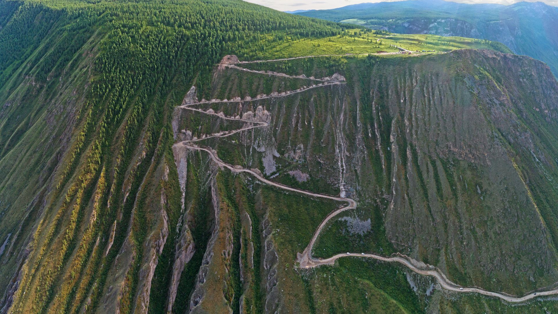 File:Katu-YarykPass 101 0305.jpg