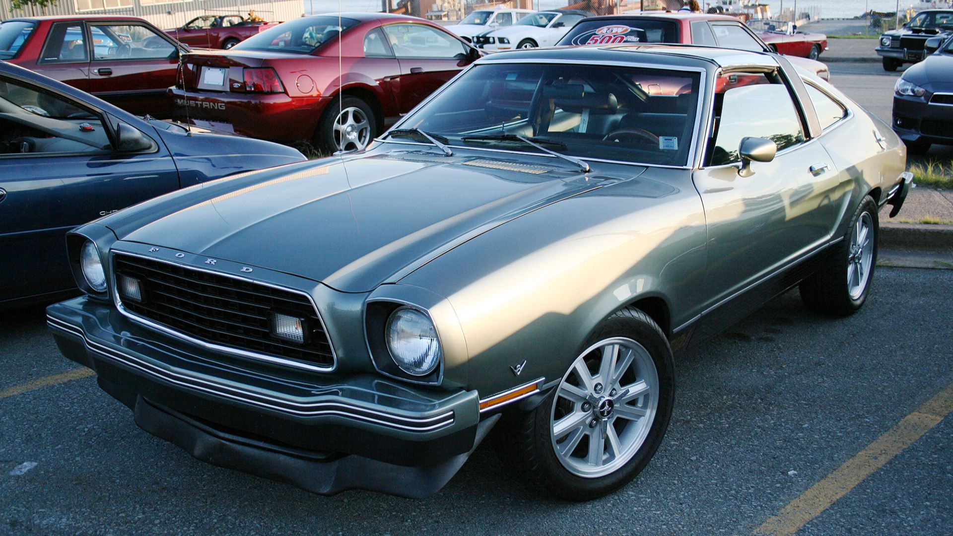 File:Ford Mustang II Custom Wheels.jpg