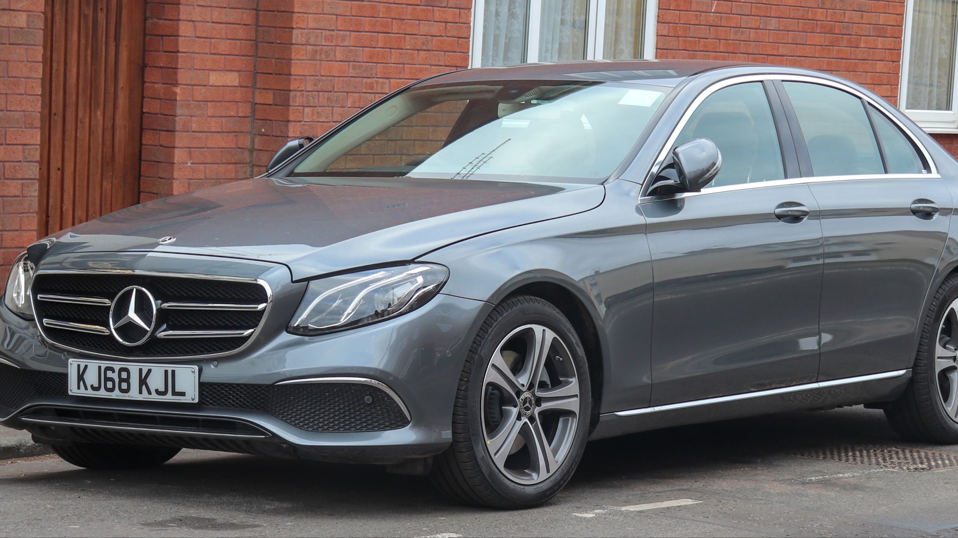 File:2019 Mercedes-Benz E220d SE Automatic 2.0 Front.jpg