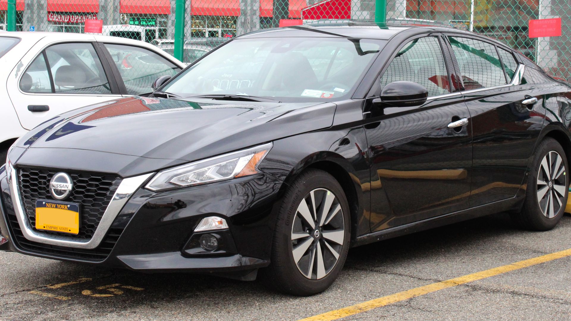 File:2019 Nissan Altima SL 2.5L front 3.22.19.jpg