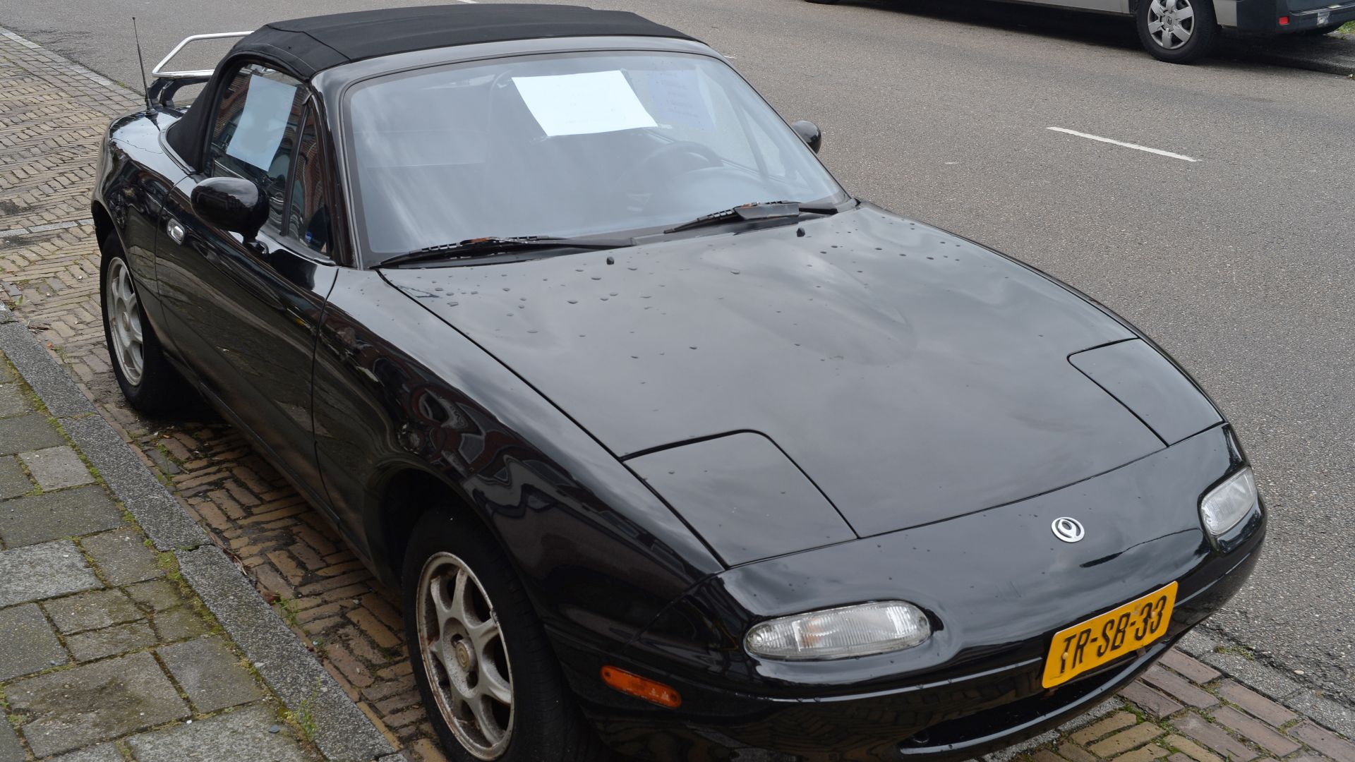 File:1993 Mazda Miata MX-5 (14748302378).jpg