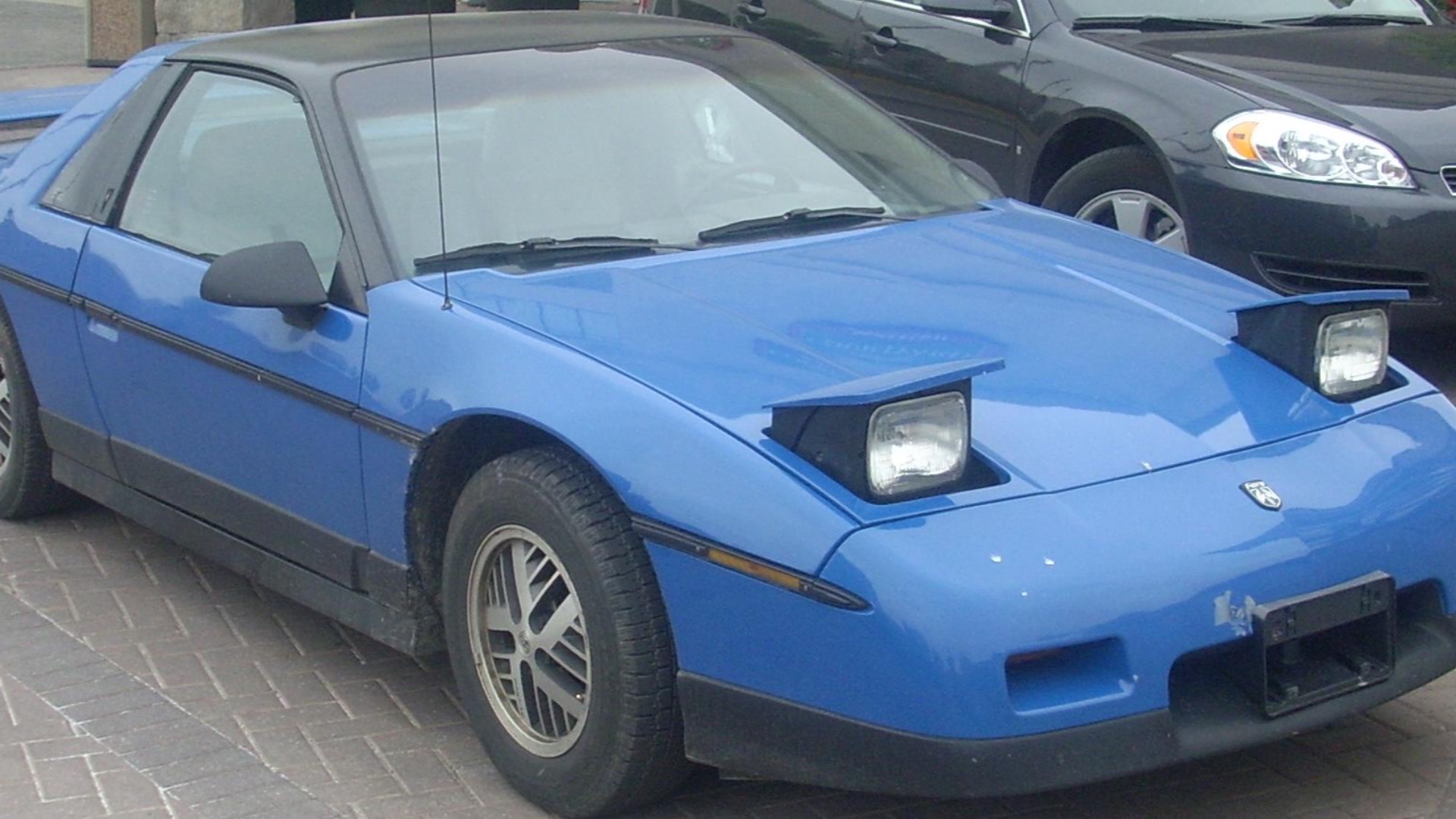 File:Pontiac Fiero (Byward Auto Classic).jpg
