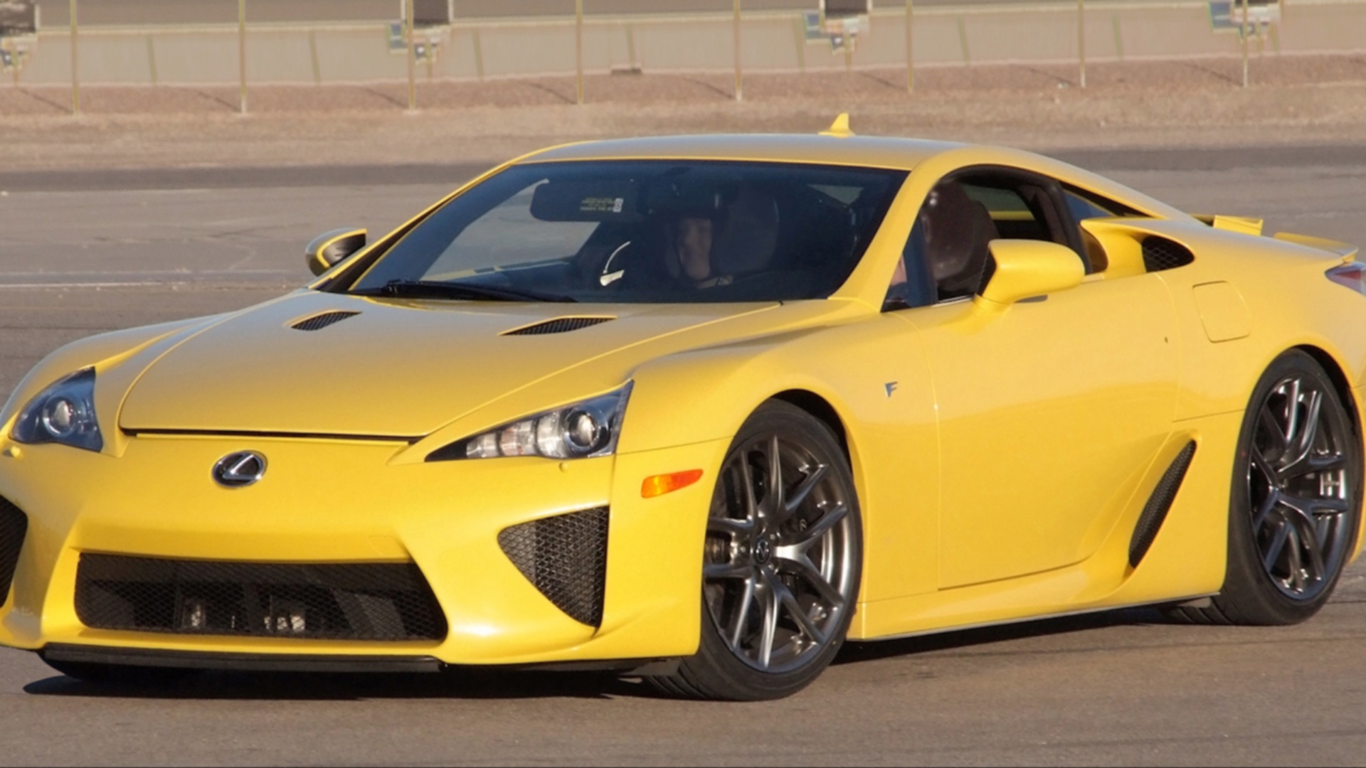 File:Lexus LFA Yellow Las Vegas.jpg