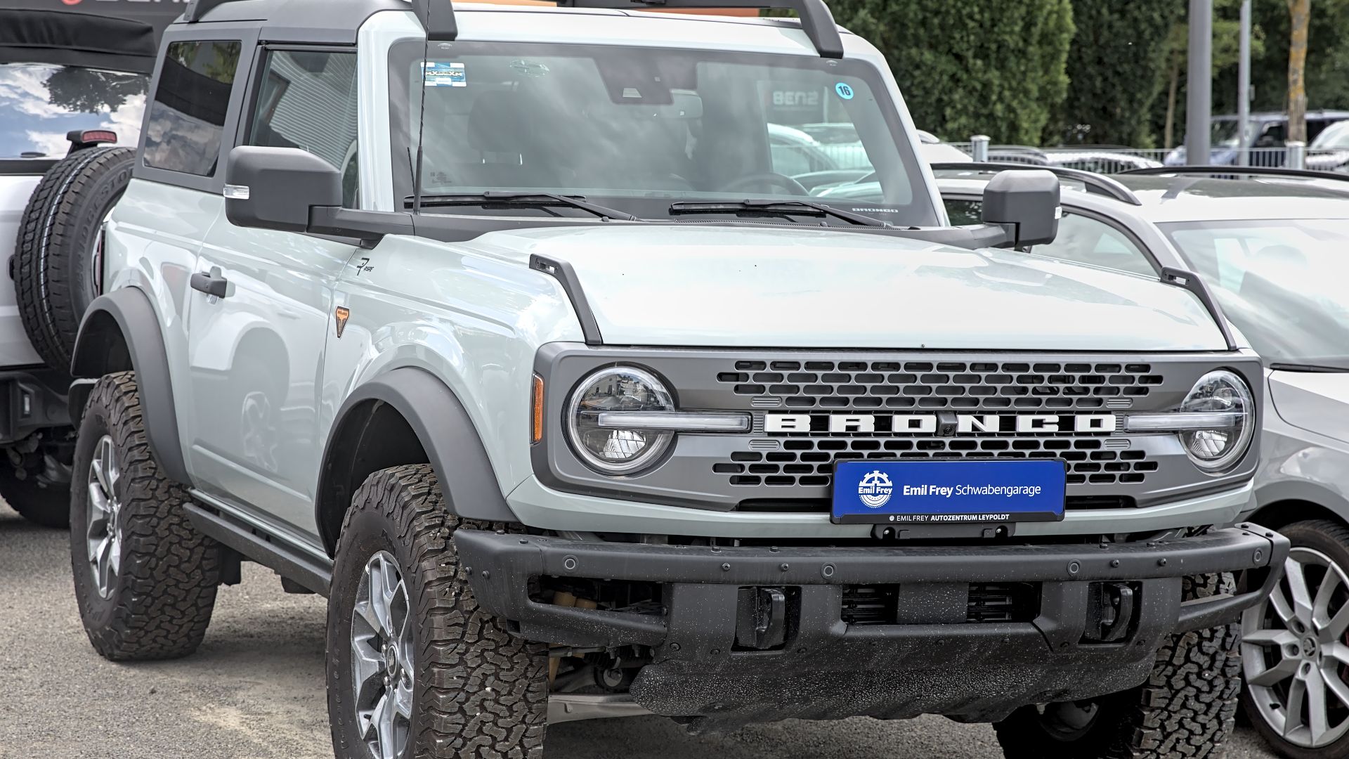 File:Ford Bronco (6th generation) Badlands 1X7A0211.jpg