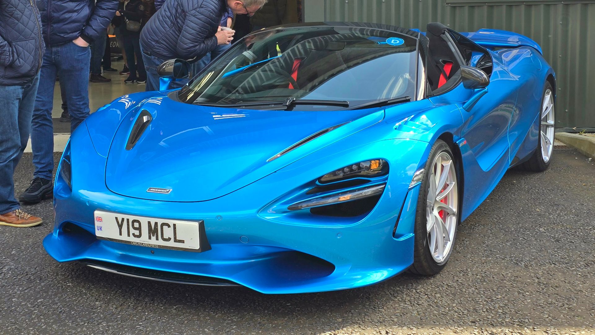 File:2024 McLaren 750S Spider.jpg