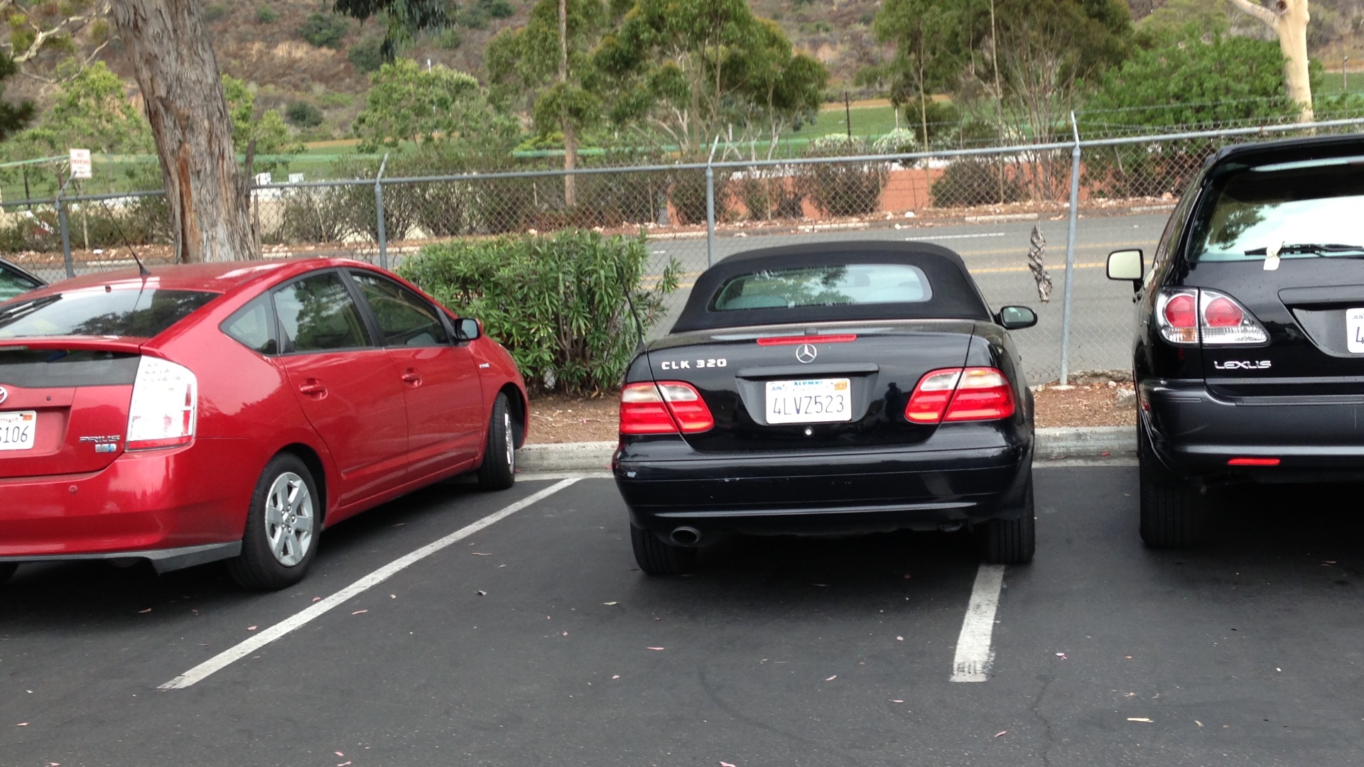 File:Bad Parking 1 2013-07-21.jpg