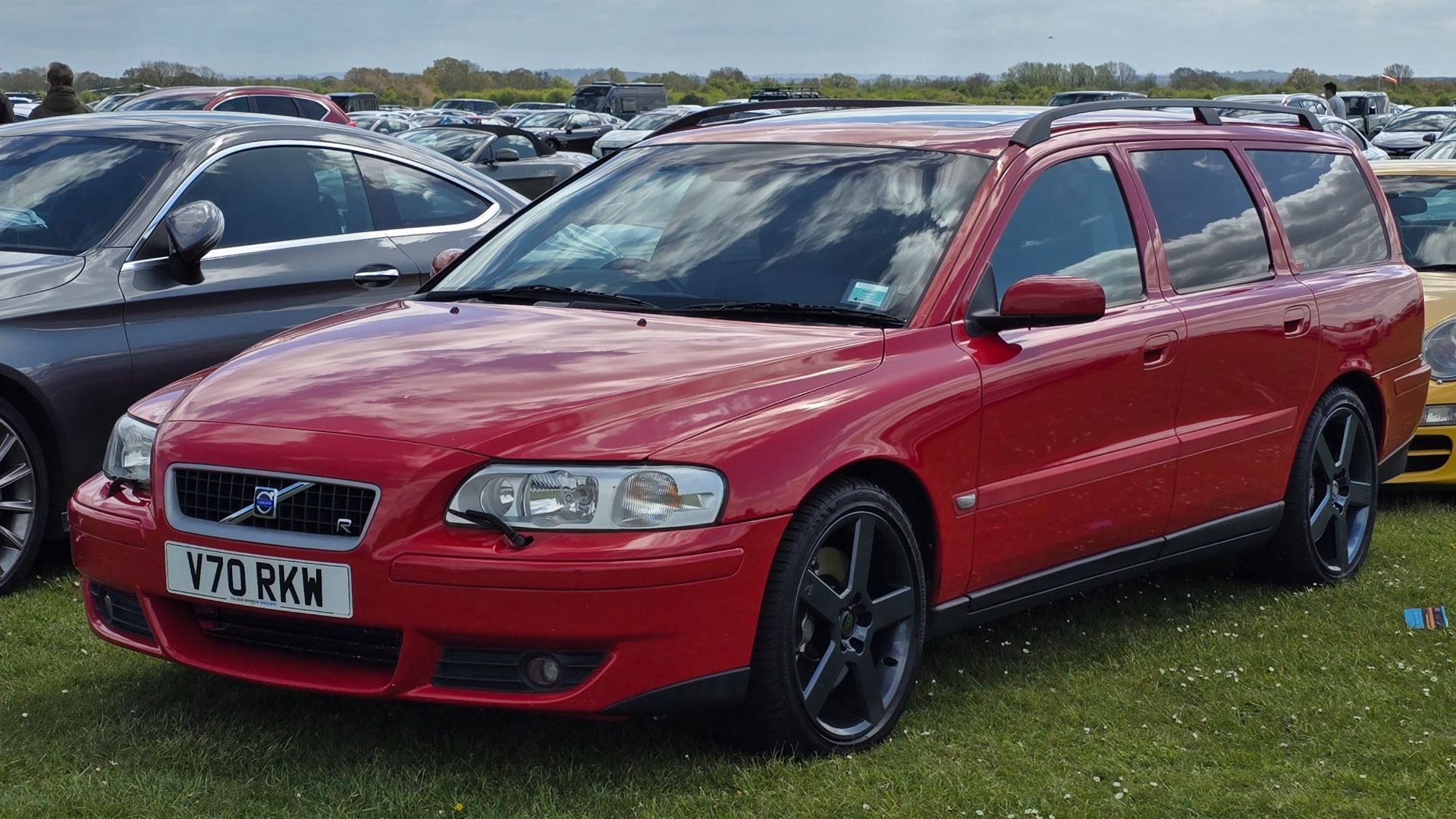 File:2004 Volvo V70 R.jpg