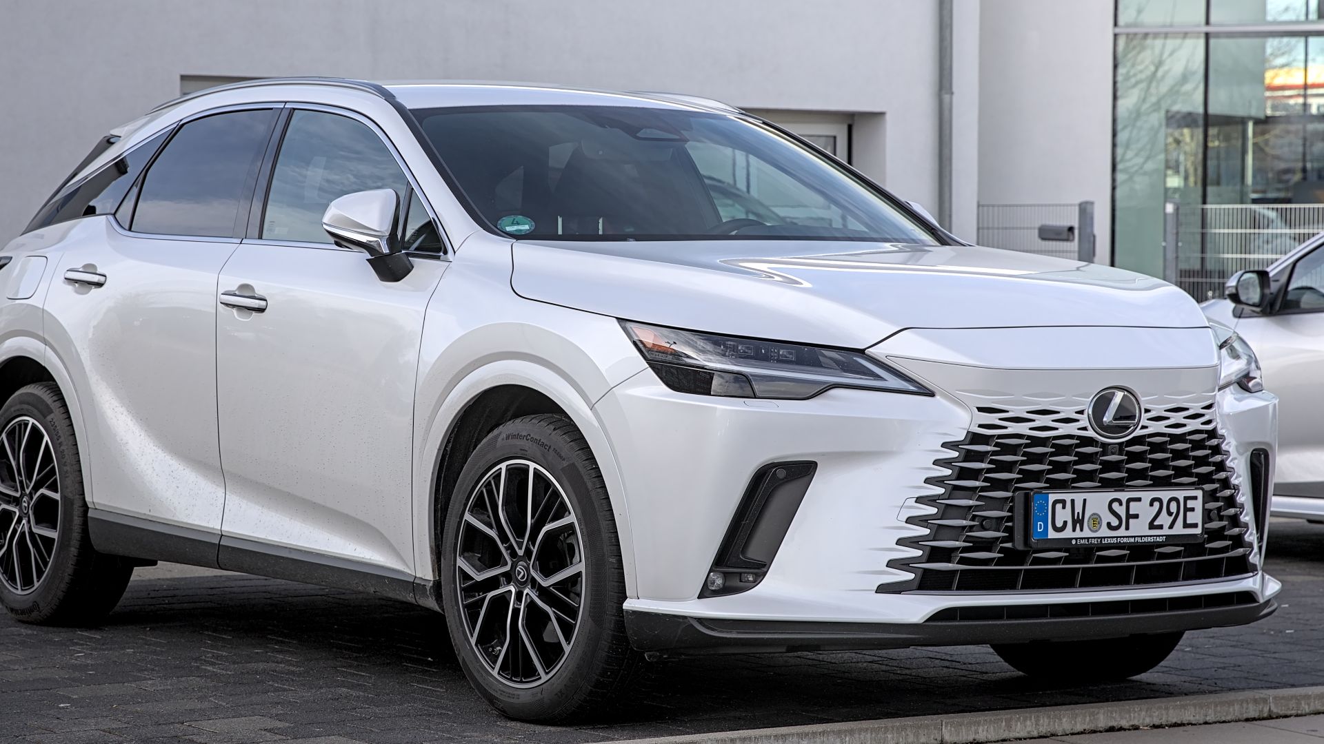 File:Lexus RX 450h+ (AALH16) 1X7A1930.jpg