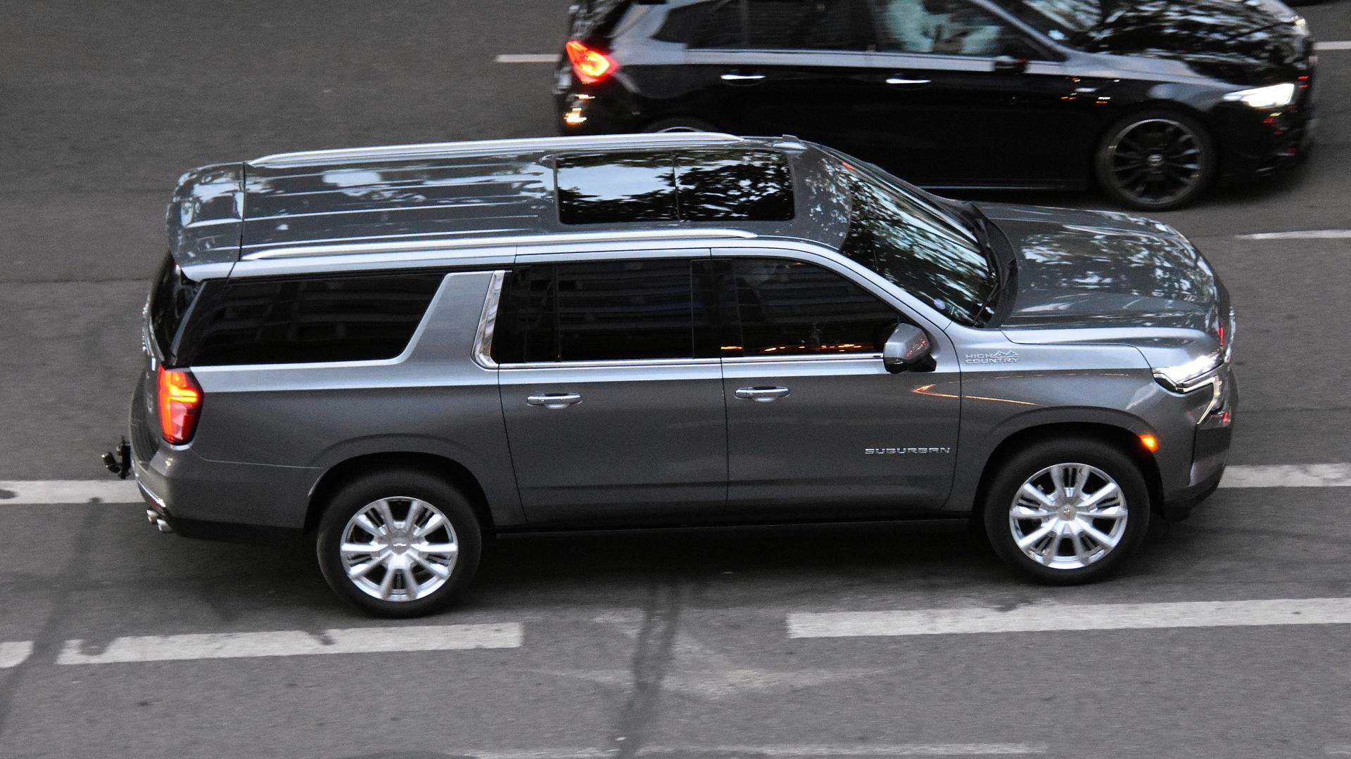 File:Chevrolet Suburban High Country (2024) (54723927509).jpg