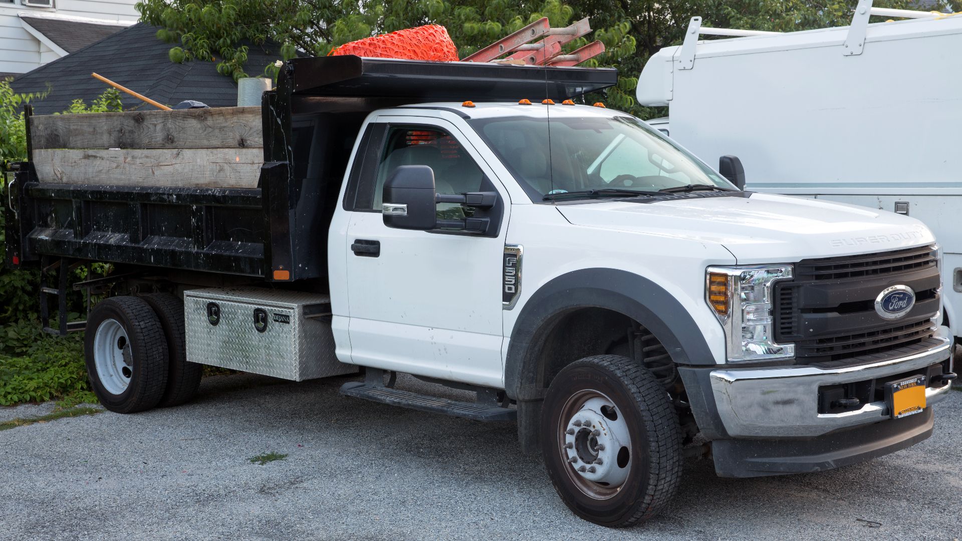 File:2019 Ford F-550 4WD, front right (NY).jpg