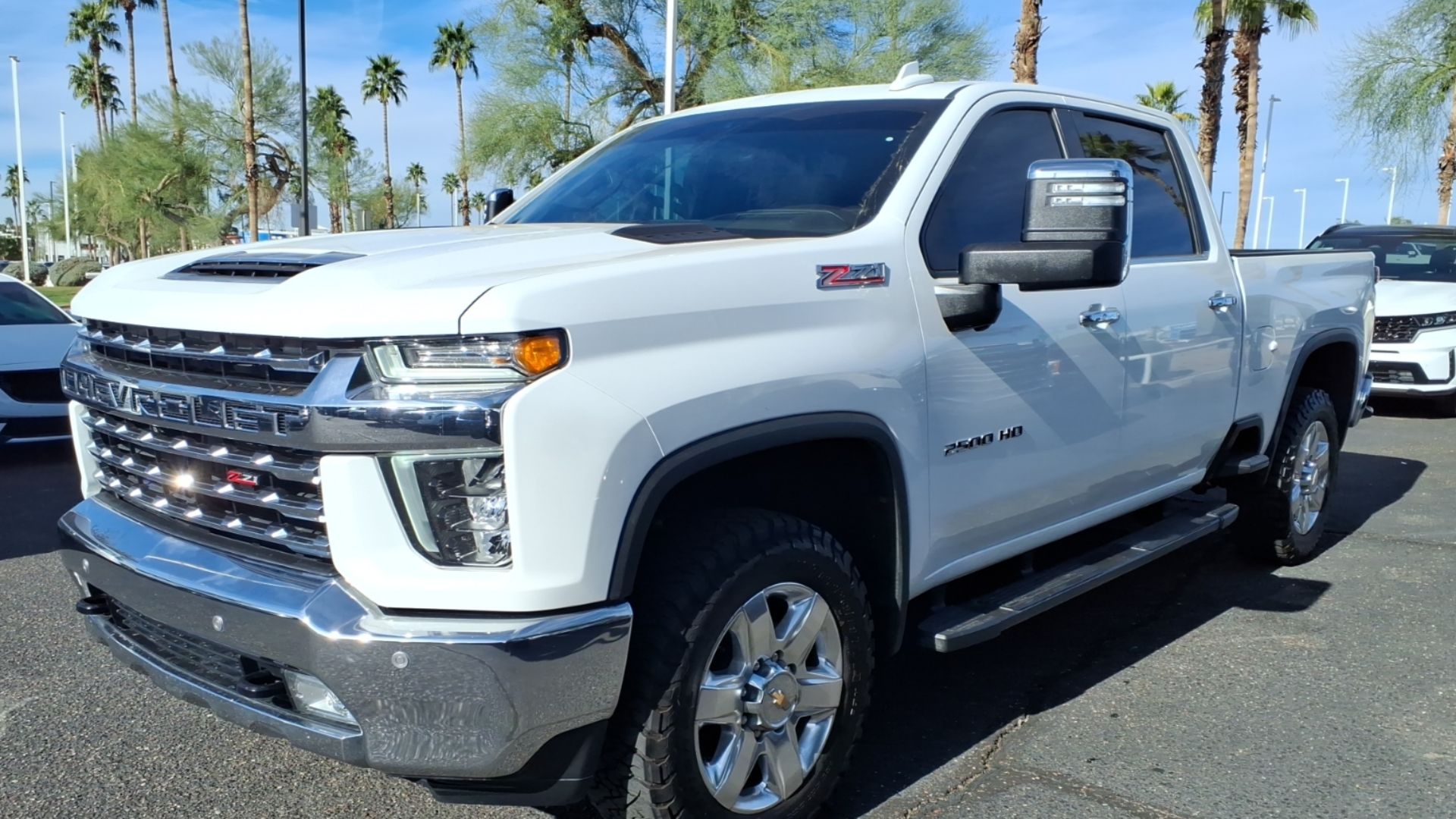 File:21 Chevrolet Silverado 2500HD LTZ.jpg