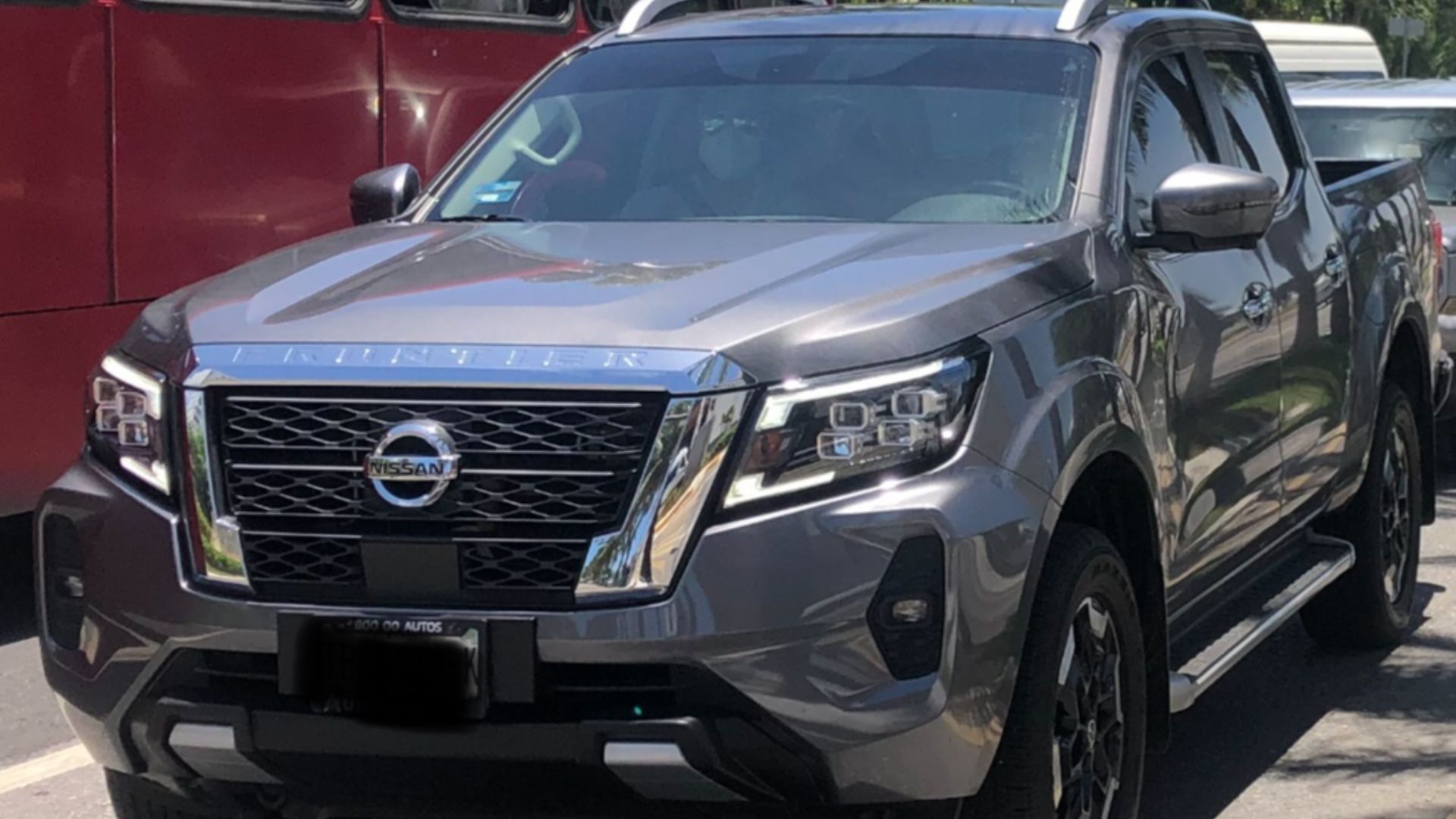 File:2021 Nissan NP300 Frontier Crew Cab.jpg