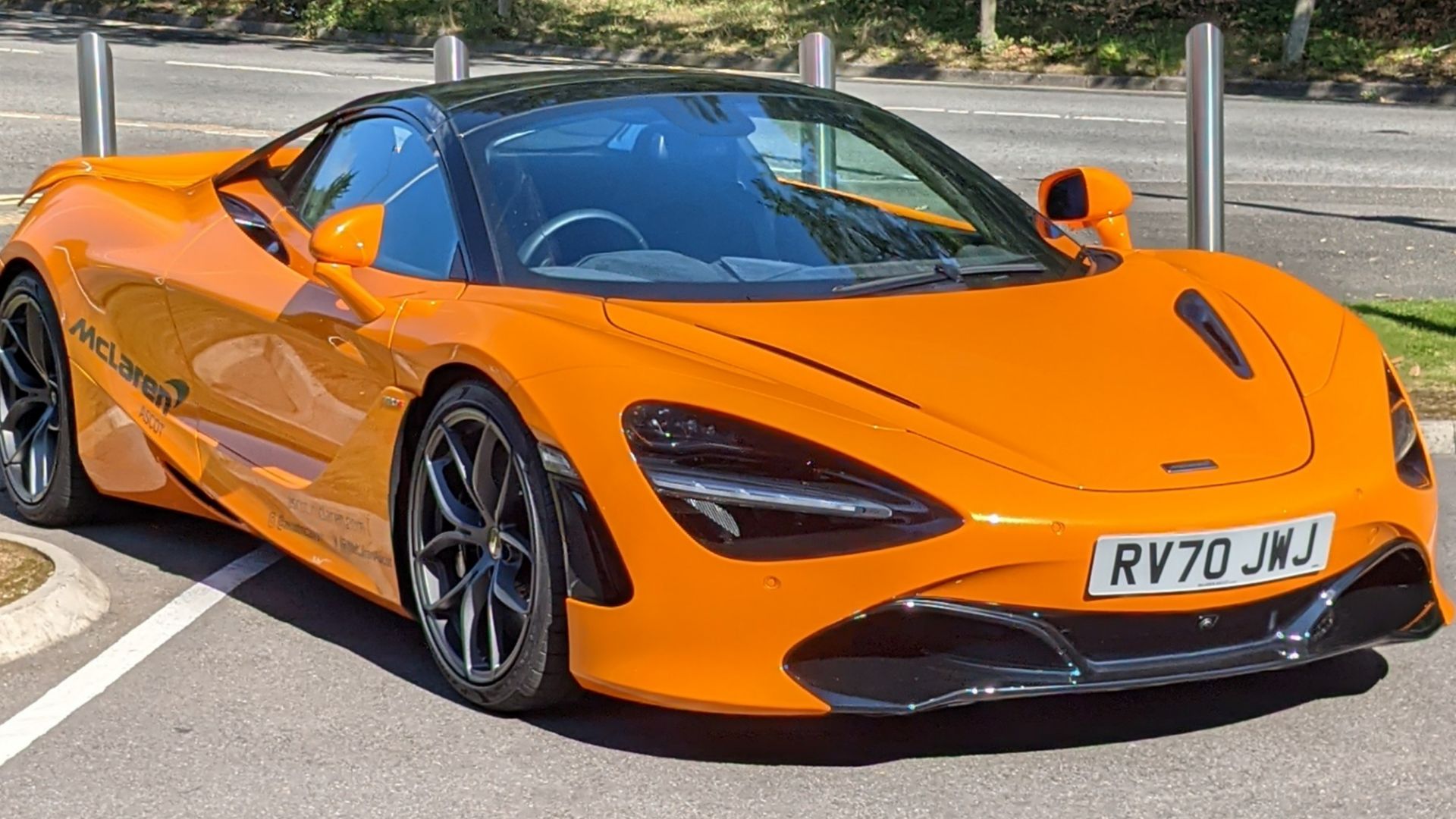 File:McLaren 720S Orange.jpg
