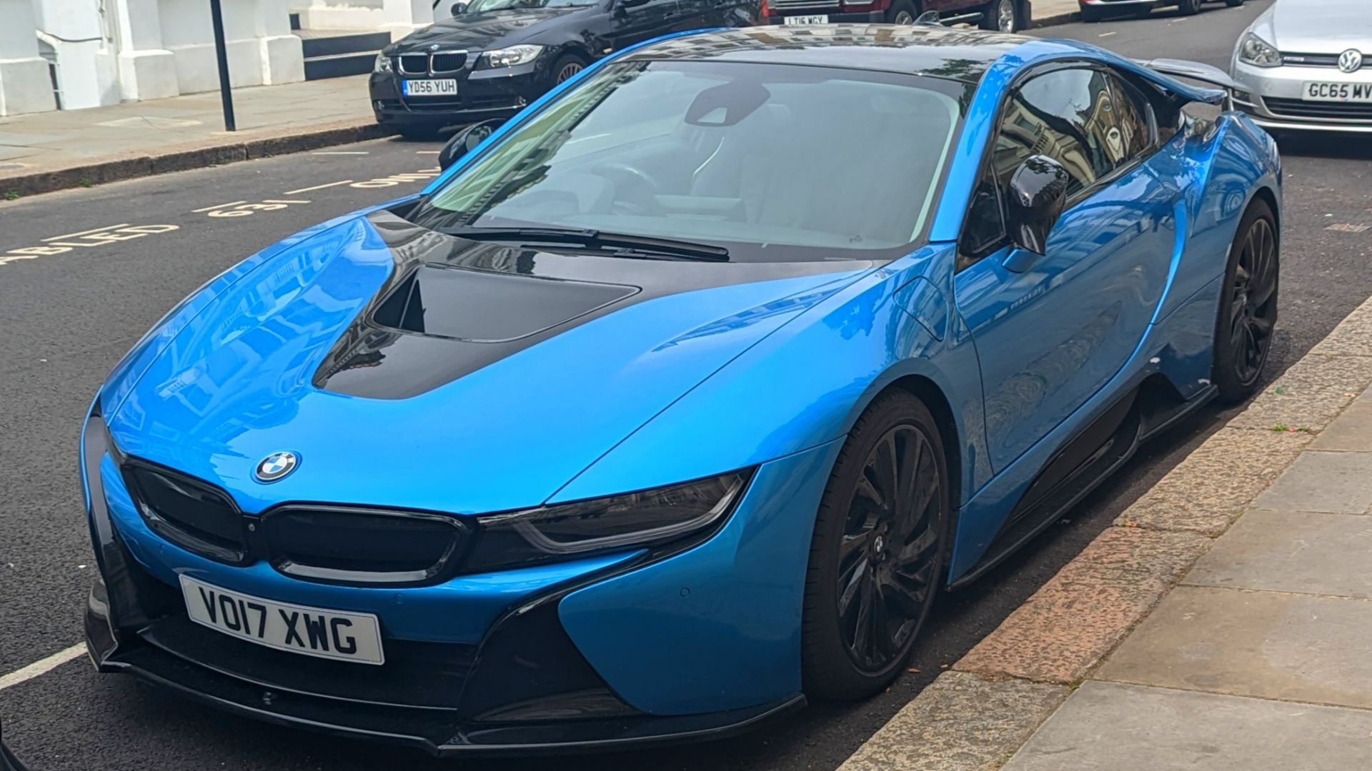 File:2017 BMW i8 (30412).jpg