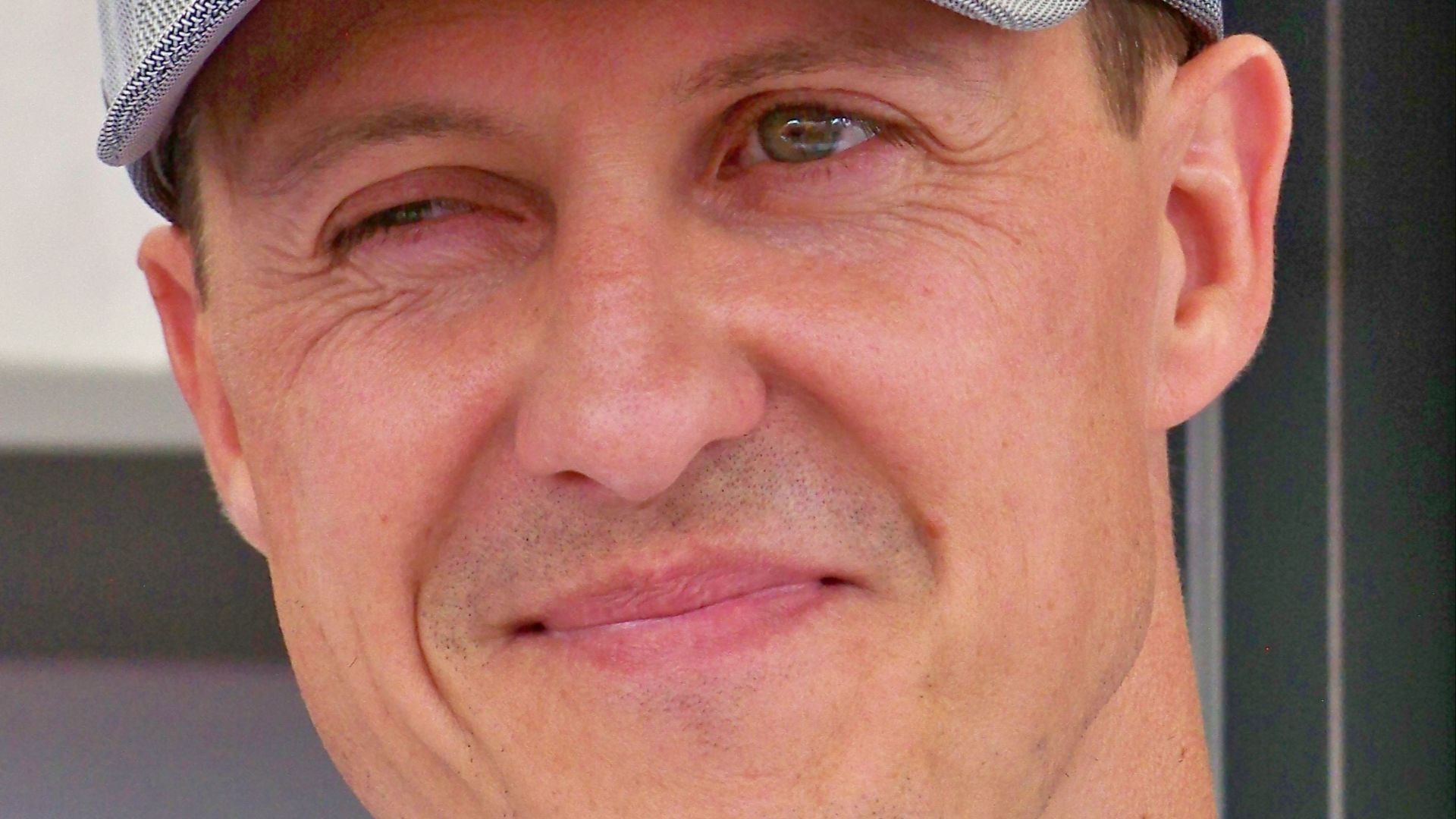 File:Michael Schumacher Berkedip (Cropped).jpg