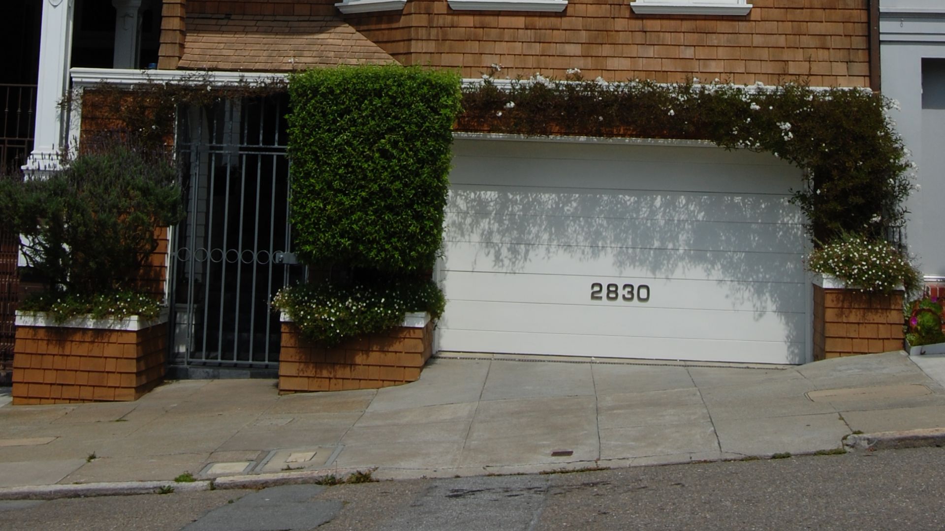 File:USA-San Francisco-2830 Broderick Street.jpg