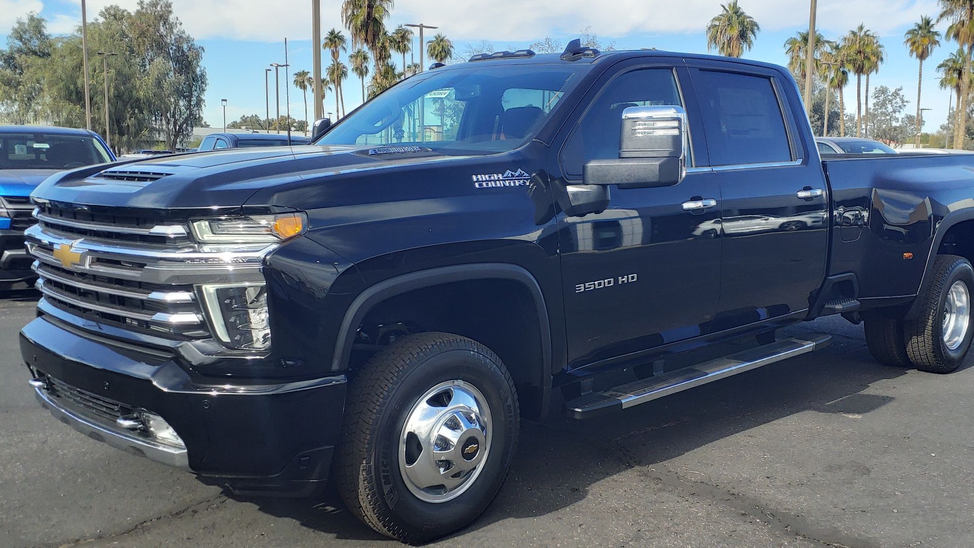 File:22 Chevrolet Silverado 3500HD High Country.jpg