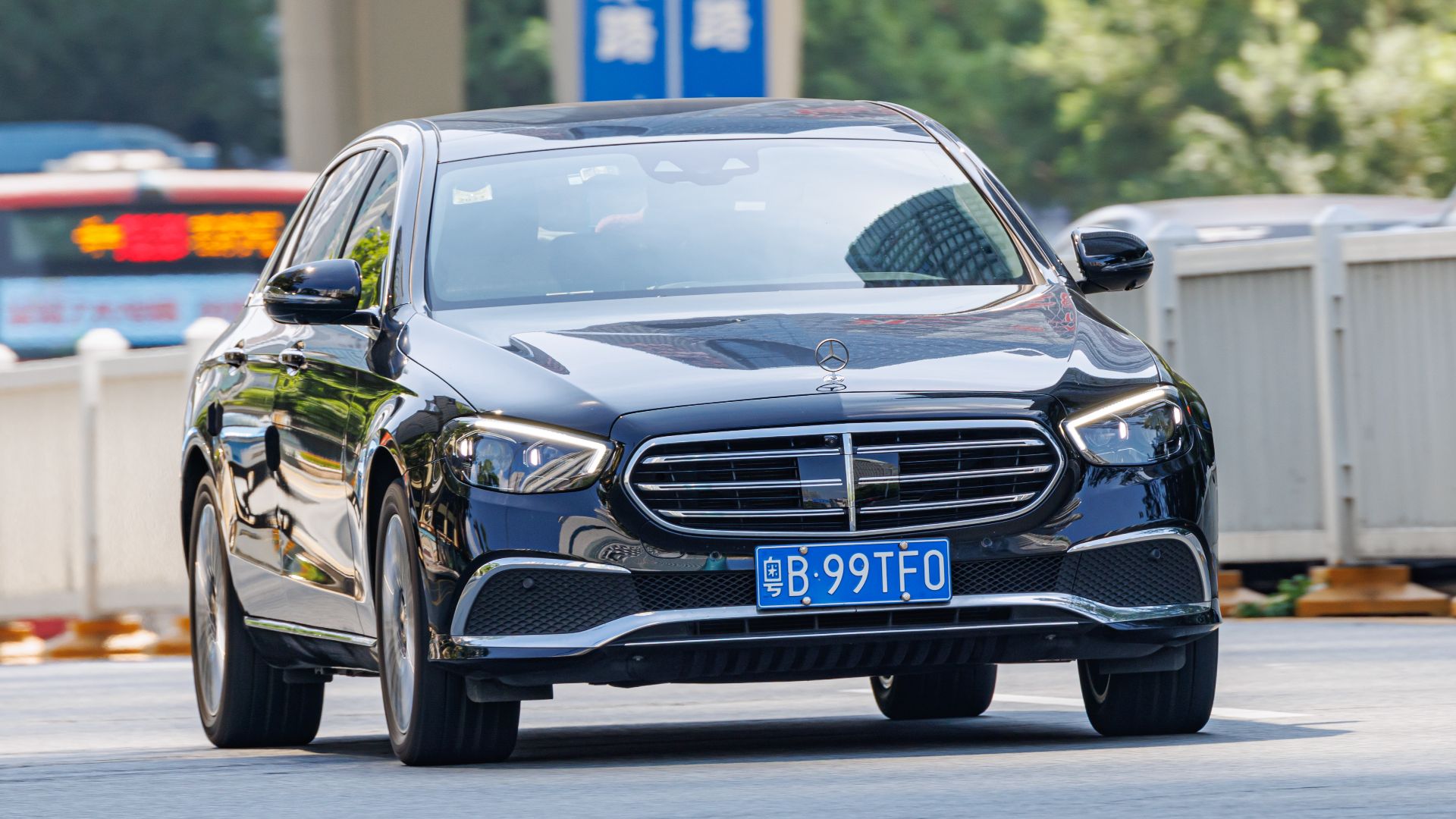 File:MERCEDES-BENZ E CLASS LWB (V213) China (3).jpg