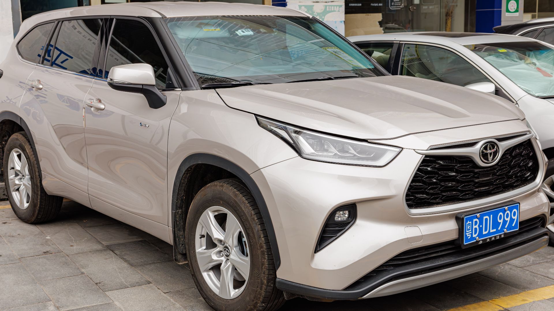 File:TOYOTA HIGHLANDER HYBRID (XU70) China (42).jpg